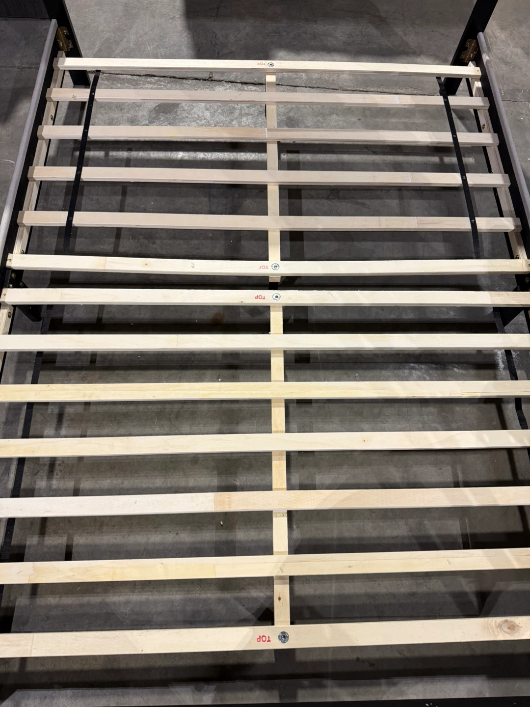 Gray Wood/Polyester queen Platform Bed - photo 2