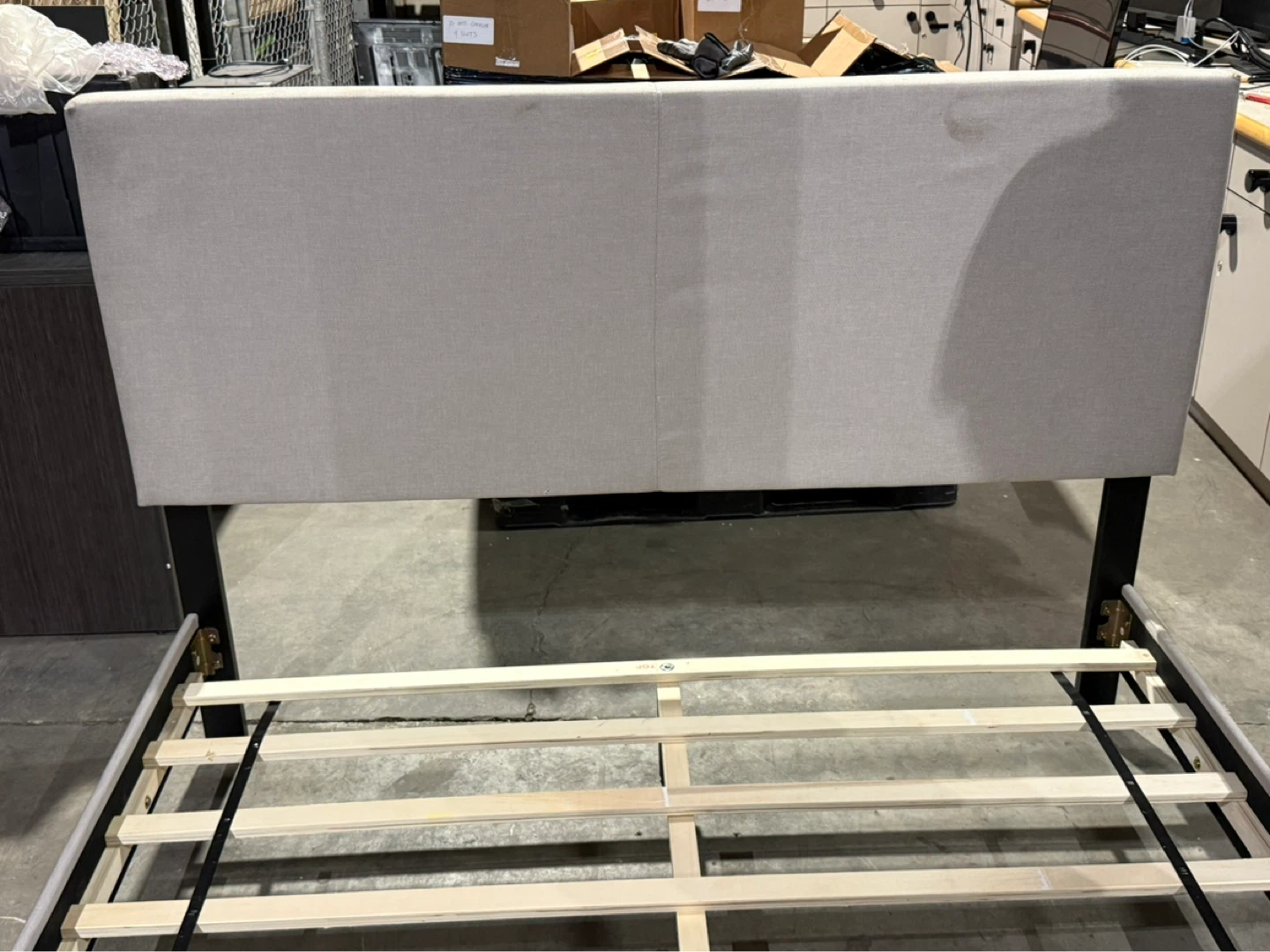 Gray Wood/Polyester queen Platform Bed - photo 3