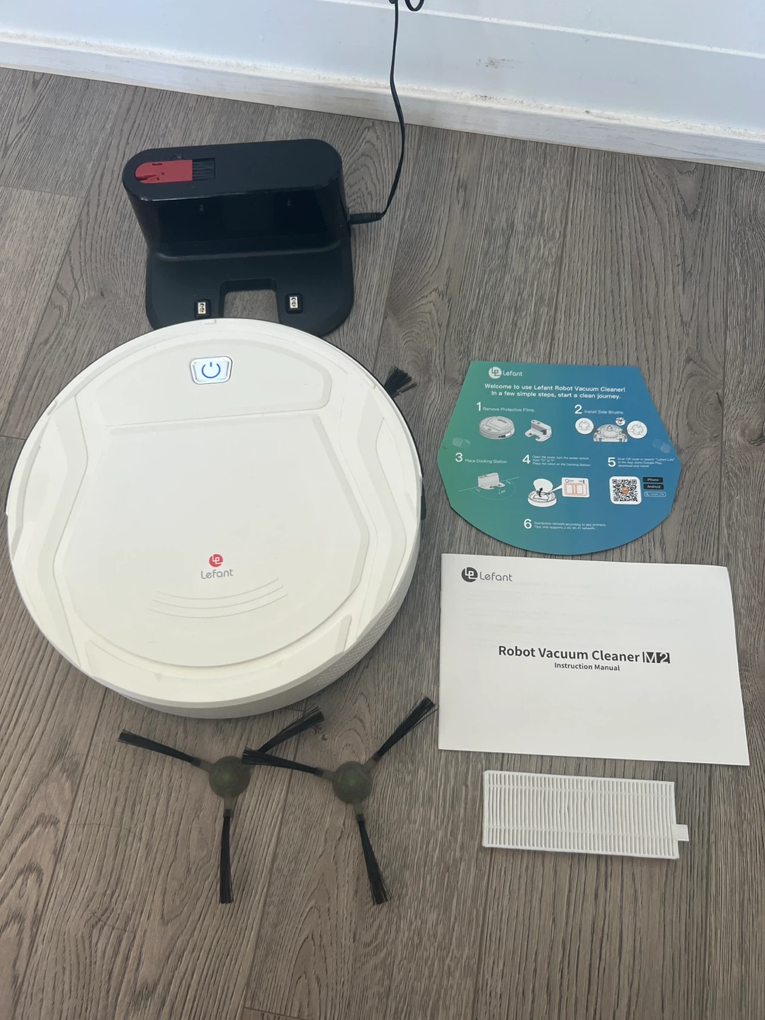 Lefant Robot Vacuum Cleaner + Dock