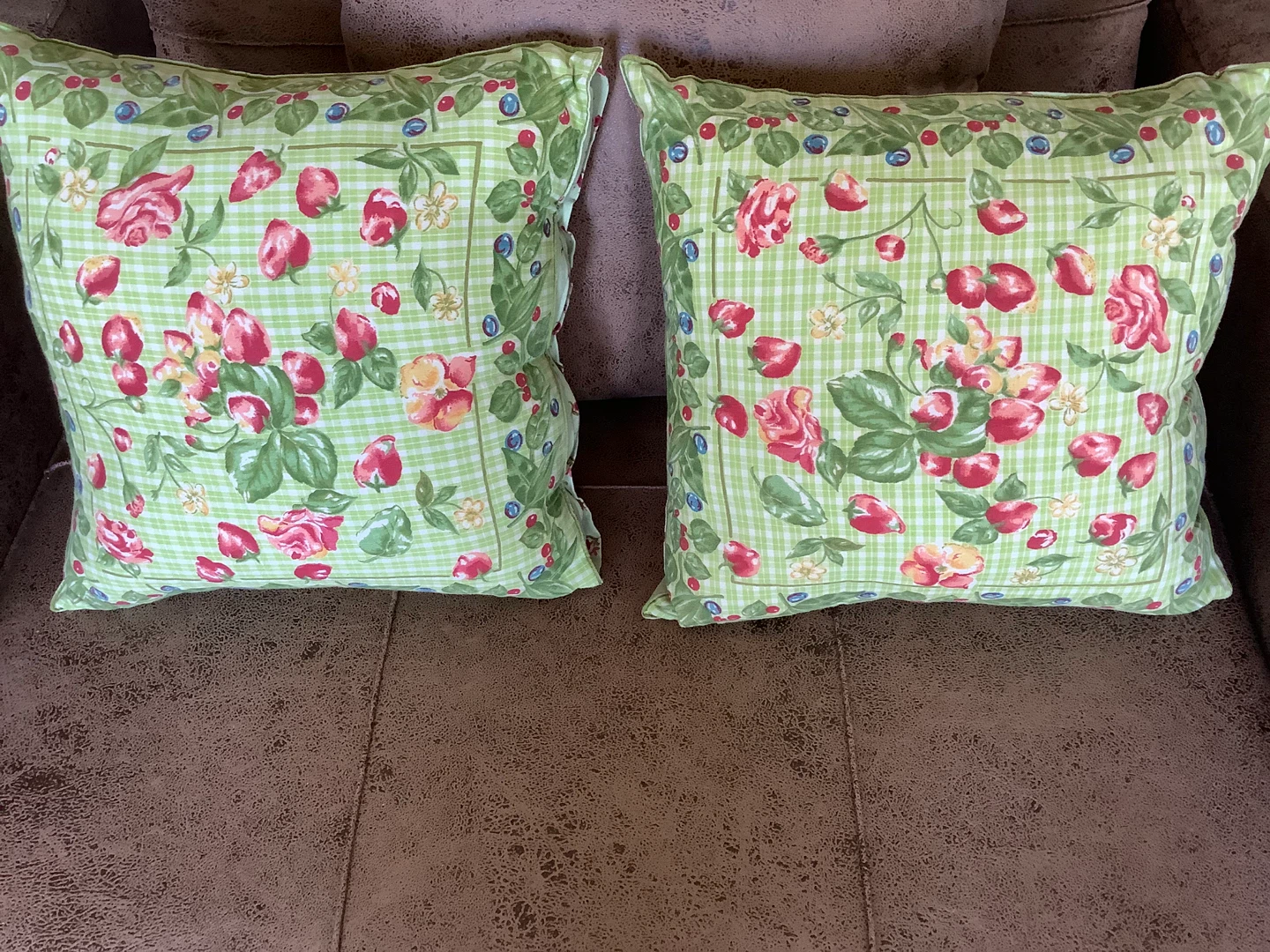 Two Sweet Floral Throw Cushions with Buttons 🐞