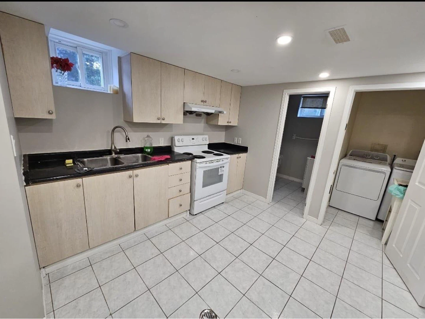Private room in Markham & Lawrance Scarborough - photo 3