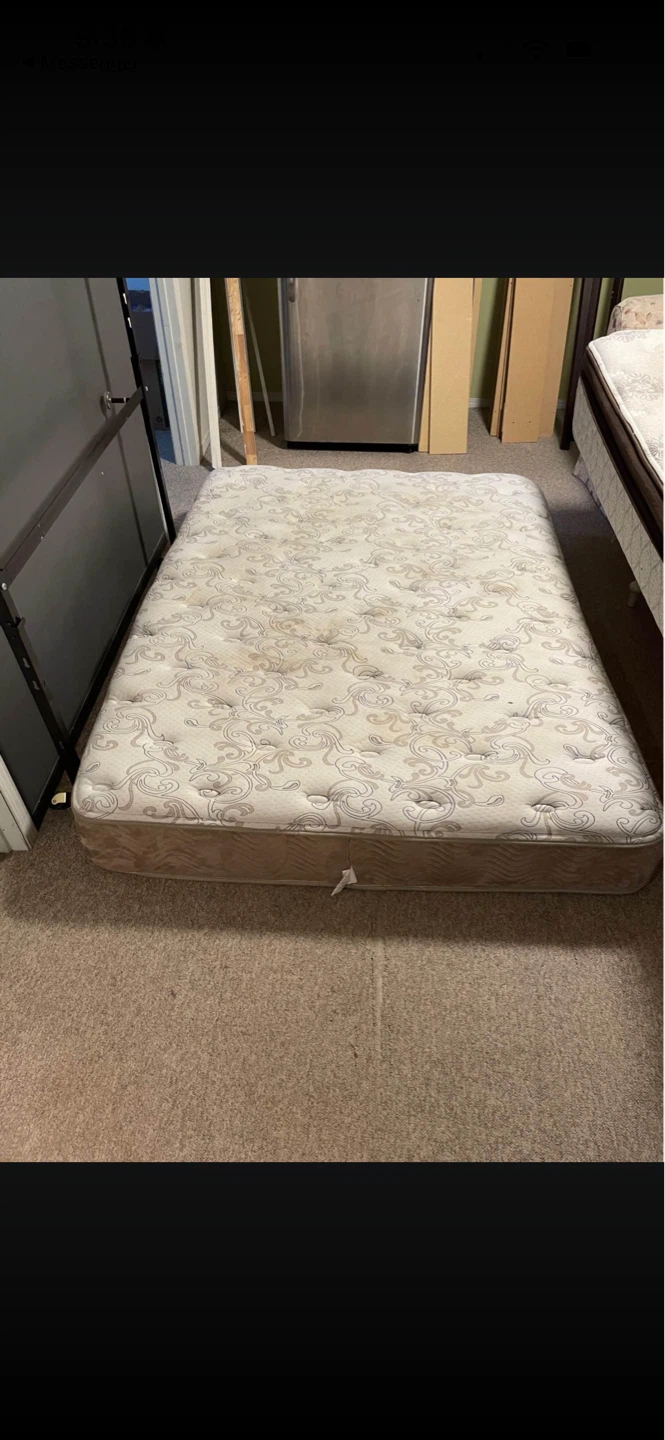 Queen mattress - photo 2