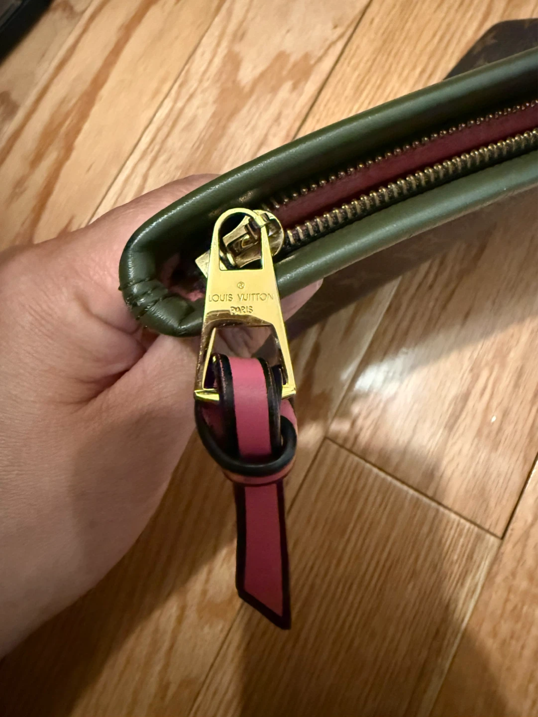 Authentic Louis Vuitton Monogram Pouch Clutch - photo 3