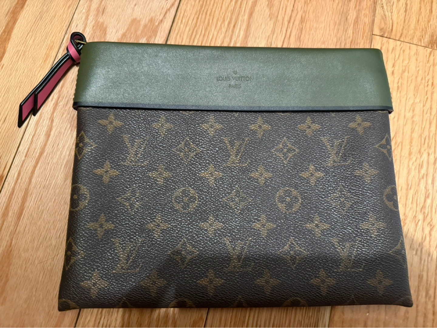 Authentic Louis Vuitton Monogram Pouch Clutch - photo 2