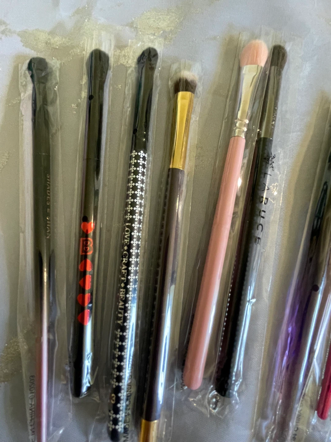 Variety of makeup brushes - photo 2