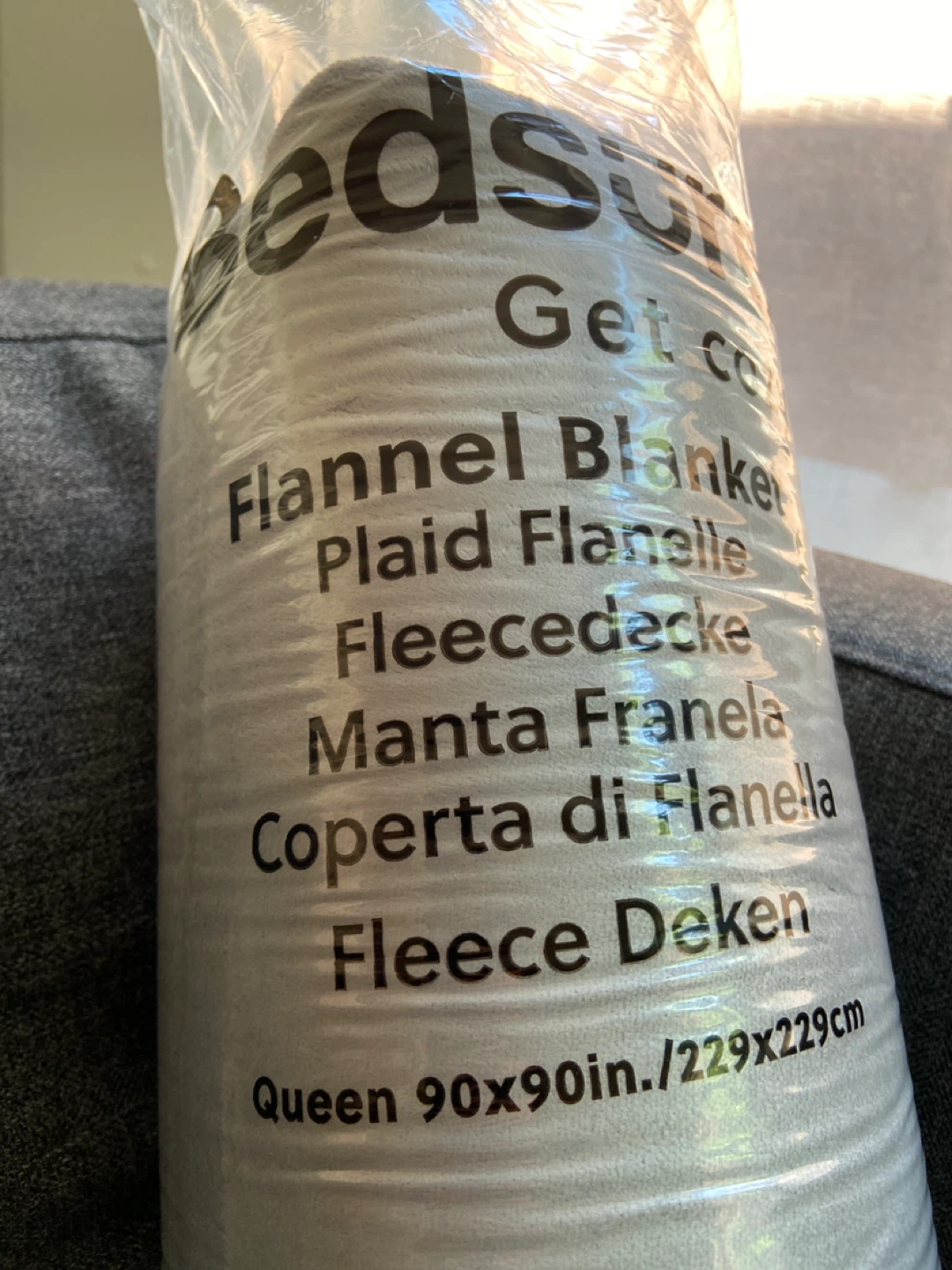 Flannel Blanket unopened - photo 2