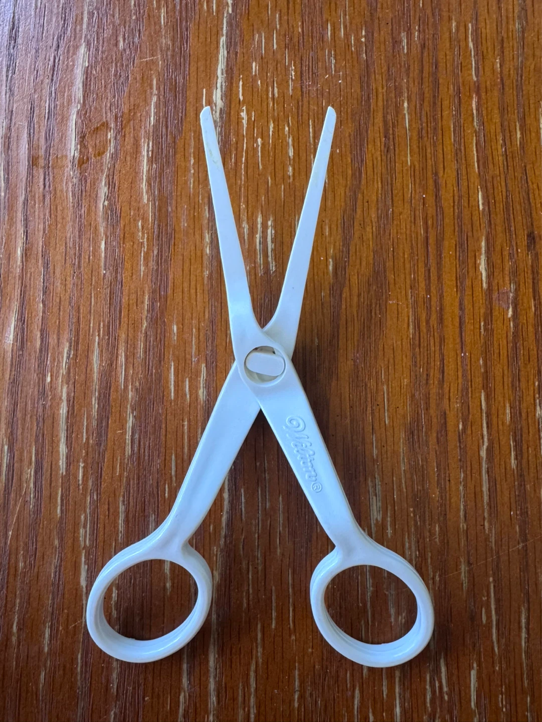Wilton White Small Plastic Craft Scissor - photo 2