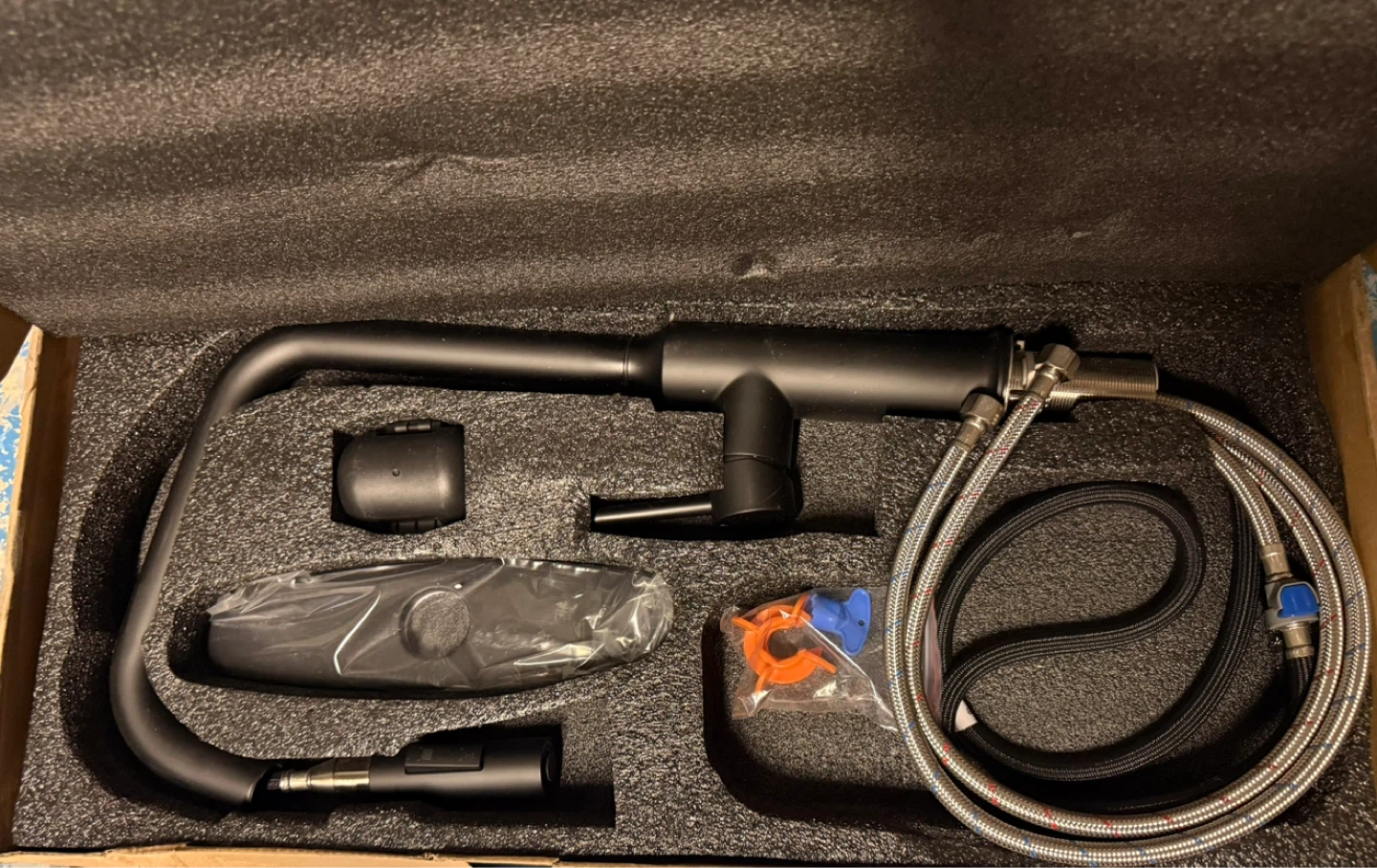 Brand New!Black Kitchen Faucet with Pull-Down Sprayer
