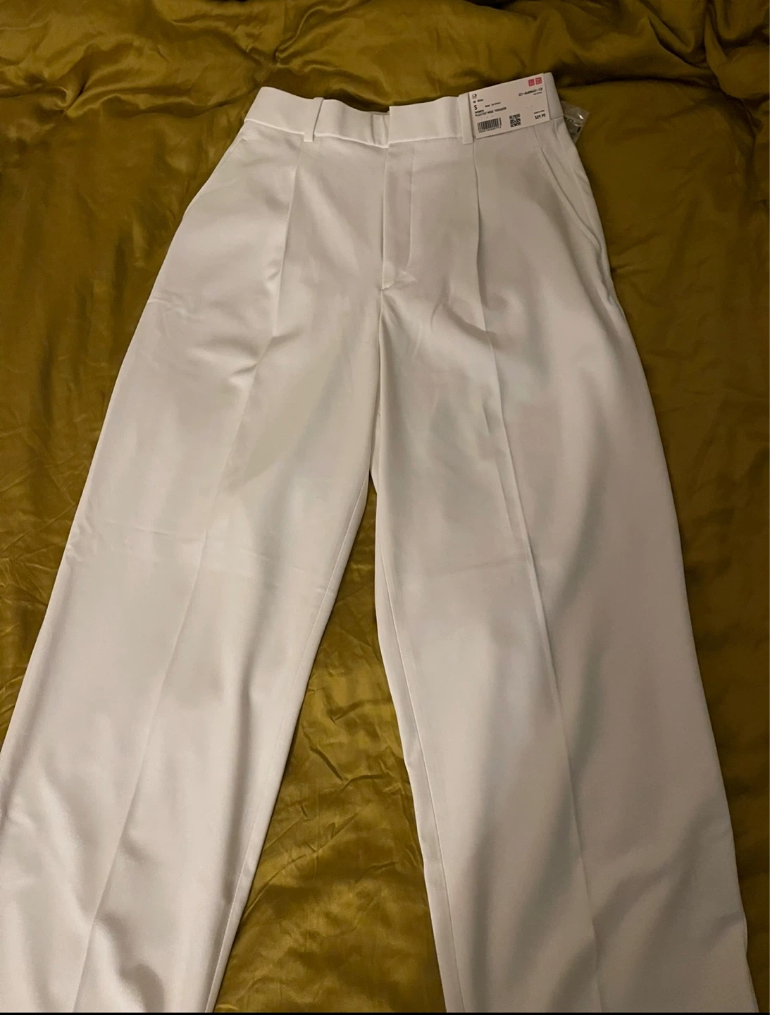 Uniqlo Pleated Crisp White Pants - photo 3