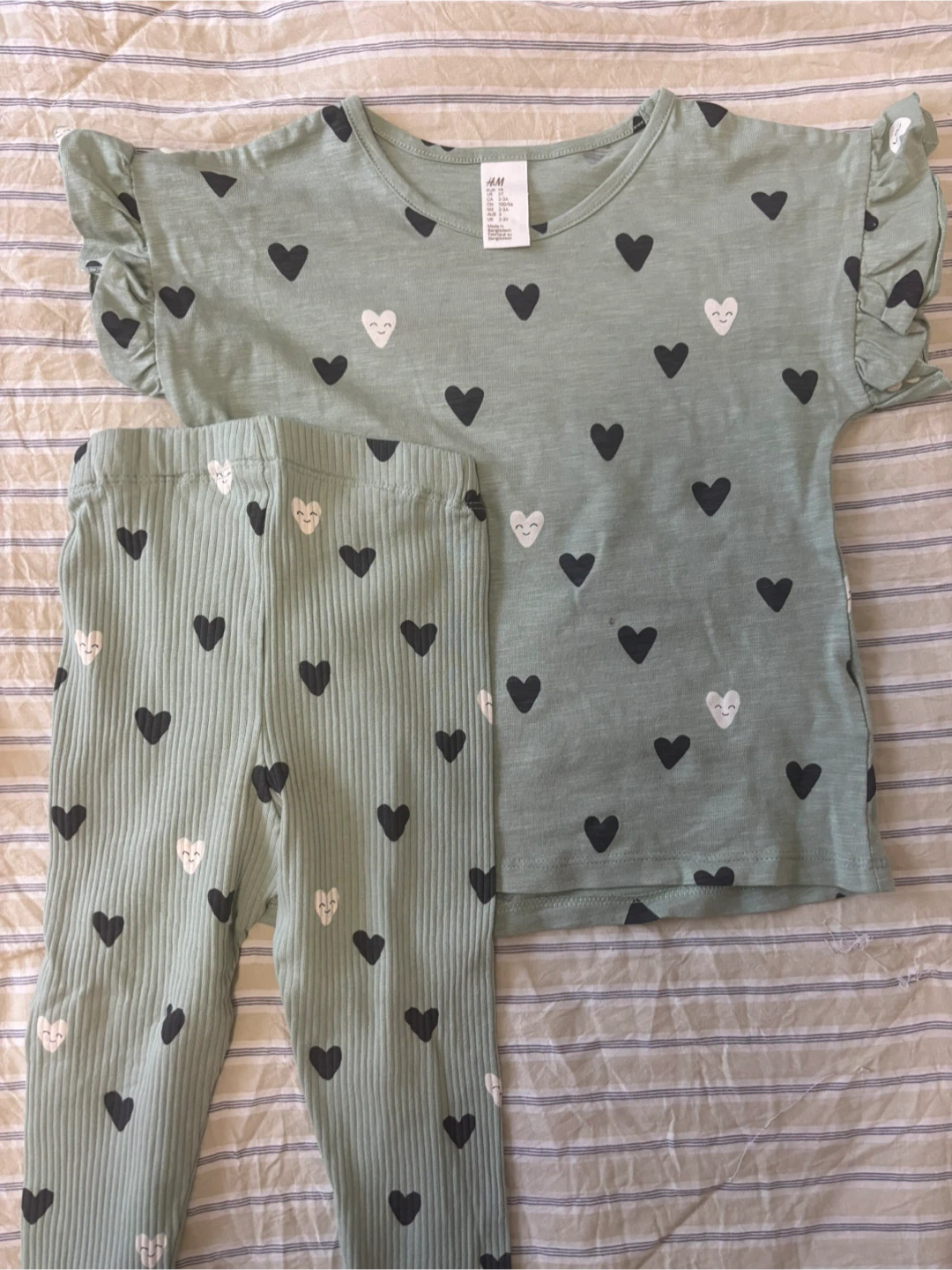 H&M Girl’s Sweatshirt & Set, 3T - photo 2