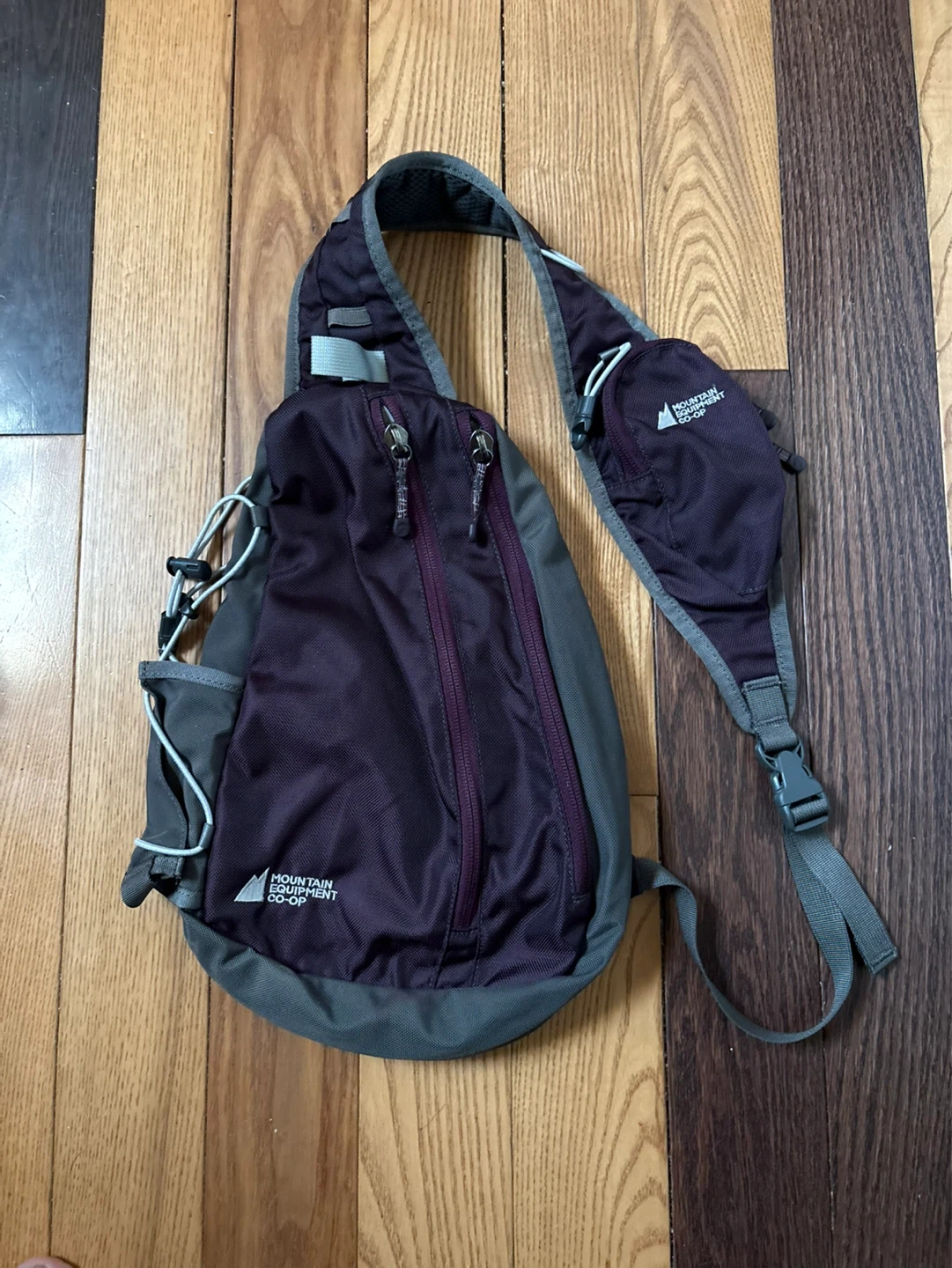 Vintage MEC Mountain Equipment Coop crossbody bag sling pack