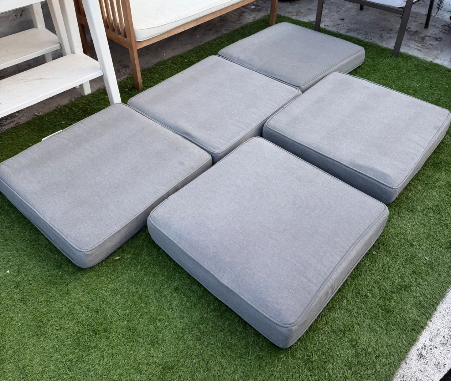Set of 5 Gray Outdoor Cushions