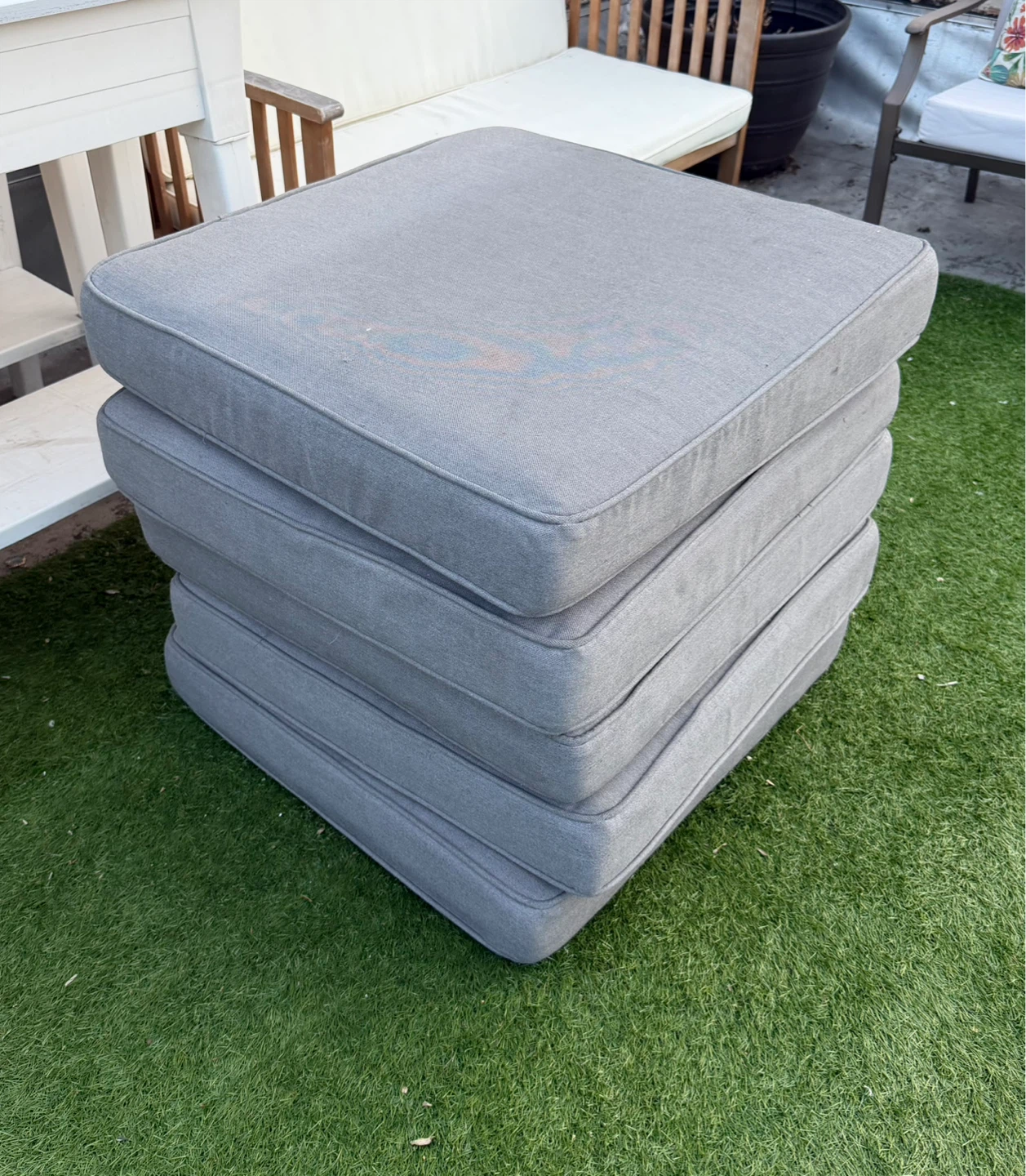 Set of 5 Gray Outdoor Cushions - photo 3