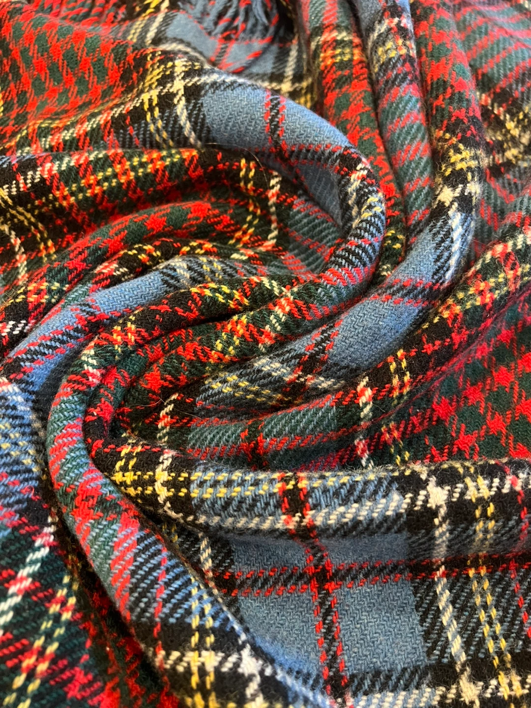 Authentic Vintage Bainton Pure Wool Tartan Throw/Blanket - photo 4