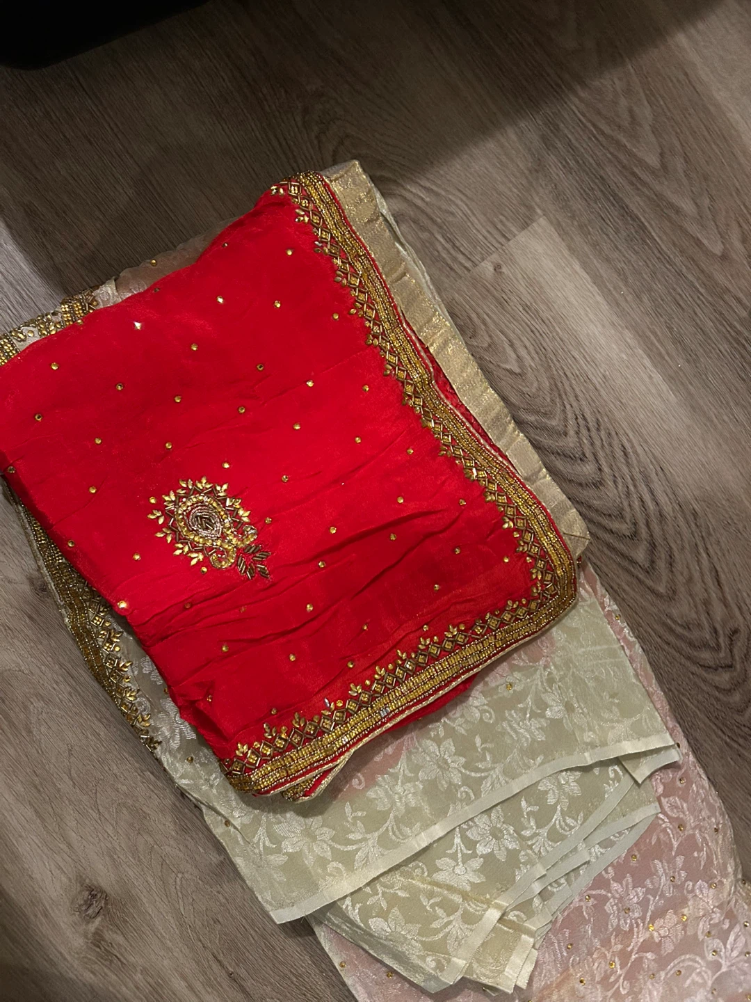 Heavy golden & red unstitched suit - photo 3