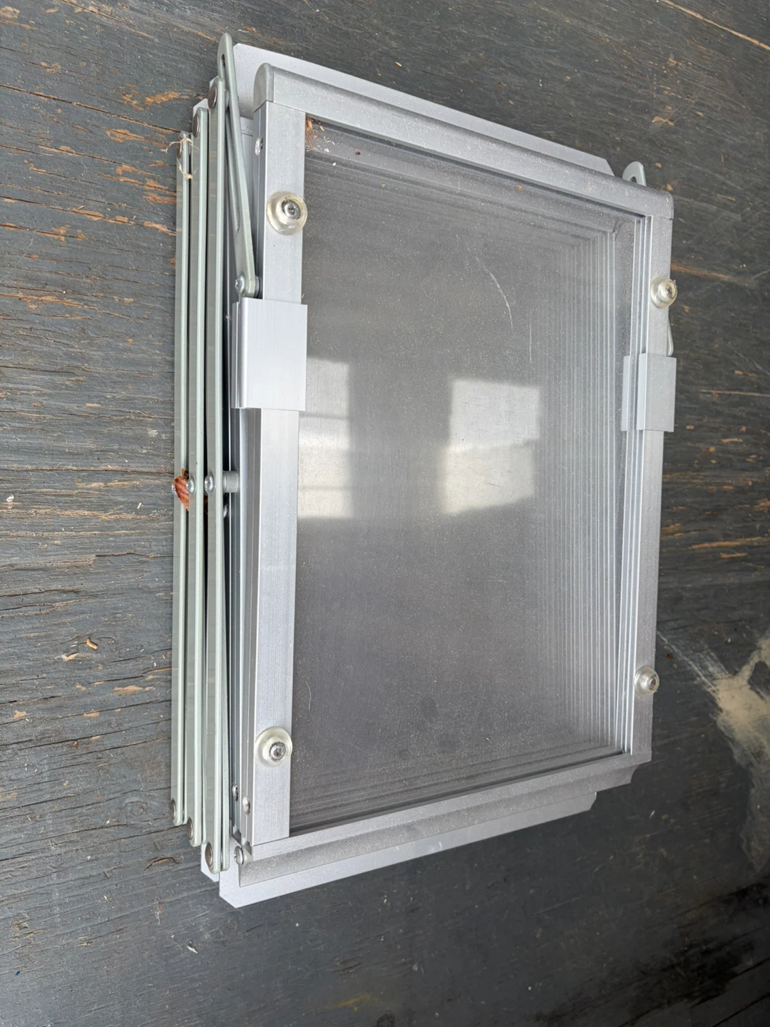 Expandable Display Frame