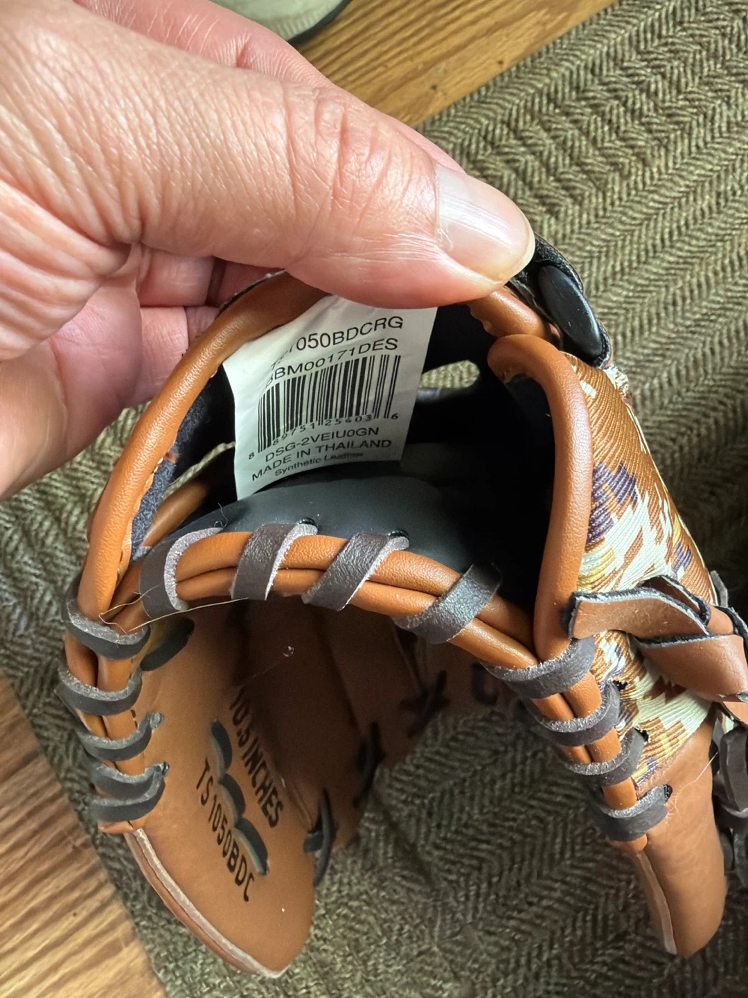 NEW!!! Adidas 10.5 Inch Baseball Glove - photo 5