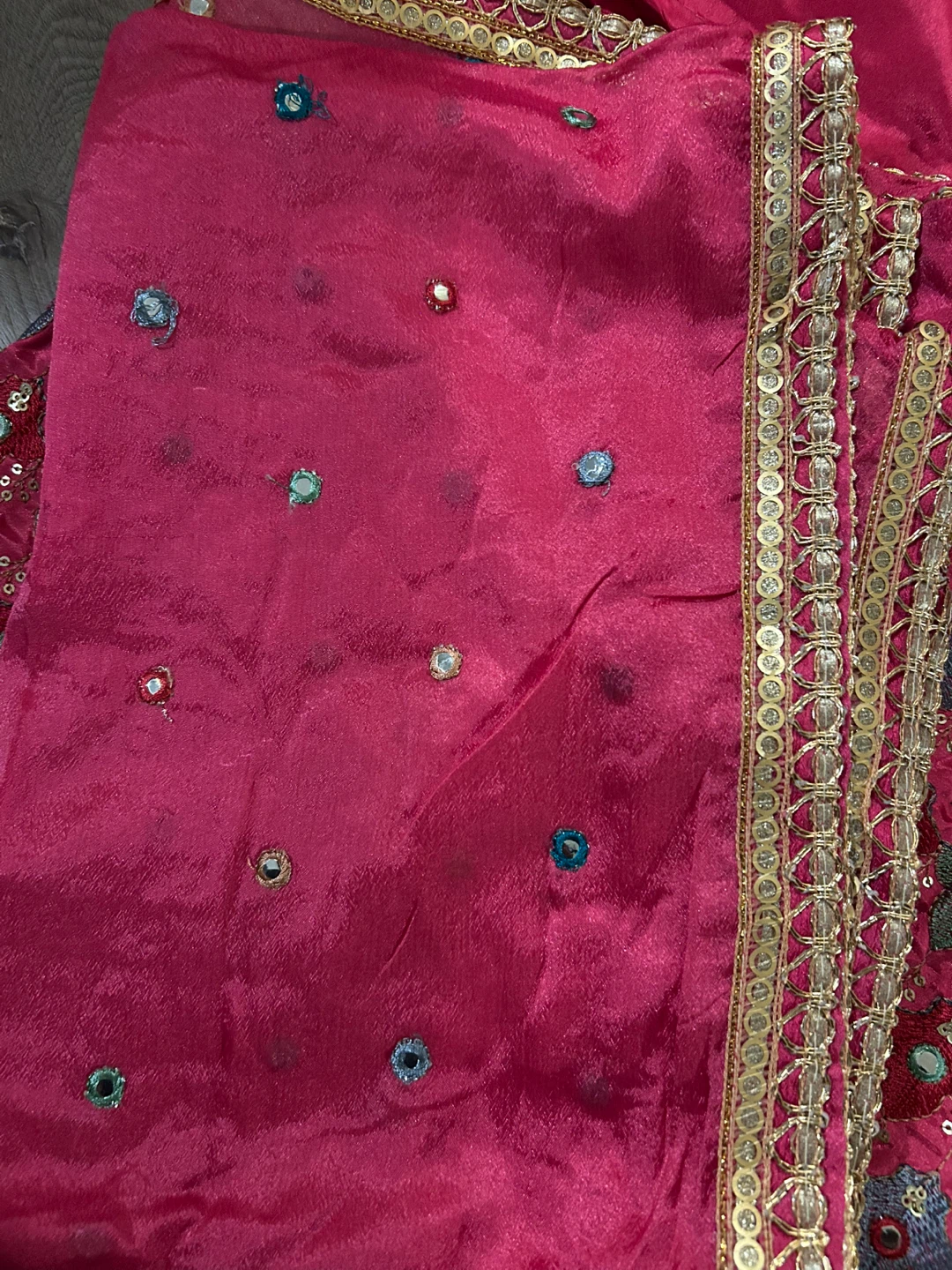 Embroidered Pink unstitched suit - photo 2
