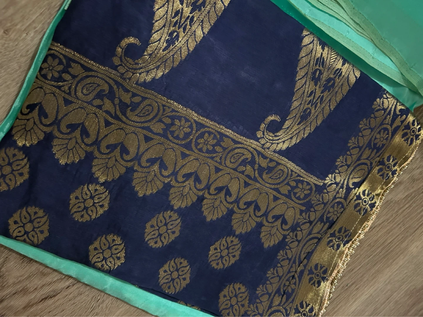 Embroidered unstitched suit - photo 2