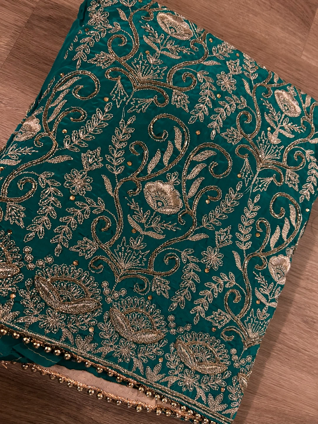 Unstitched suit
