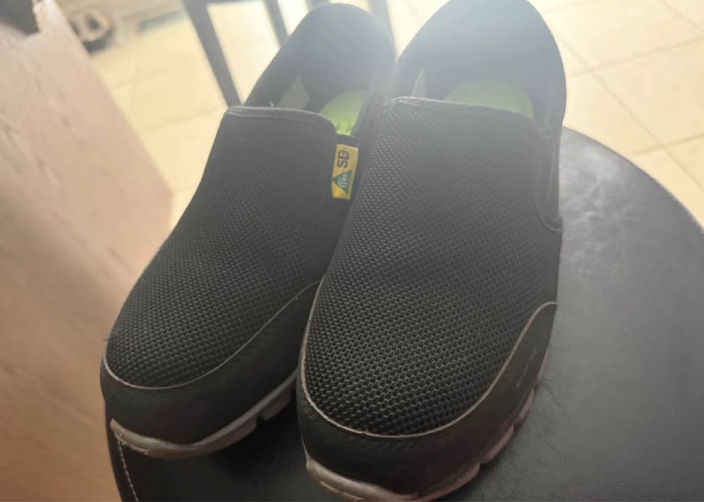 Rebook women’s black slip on shoes - photo 3