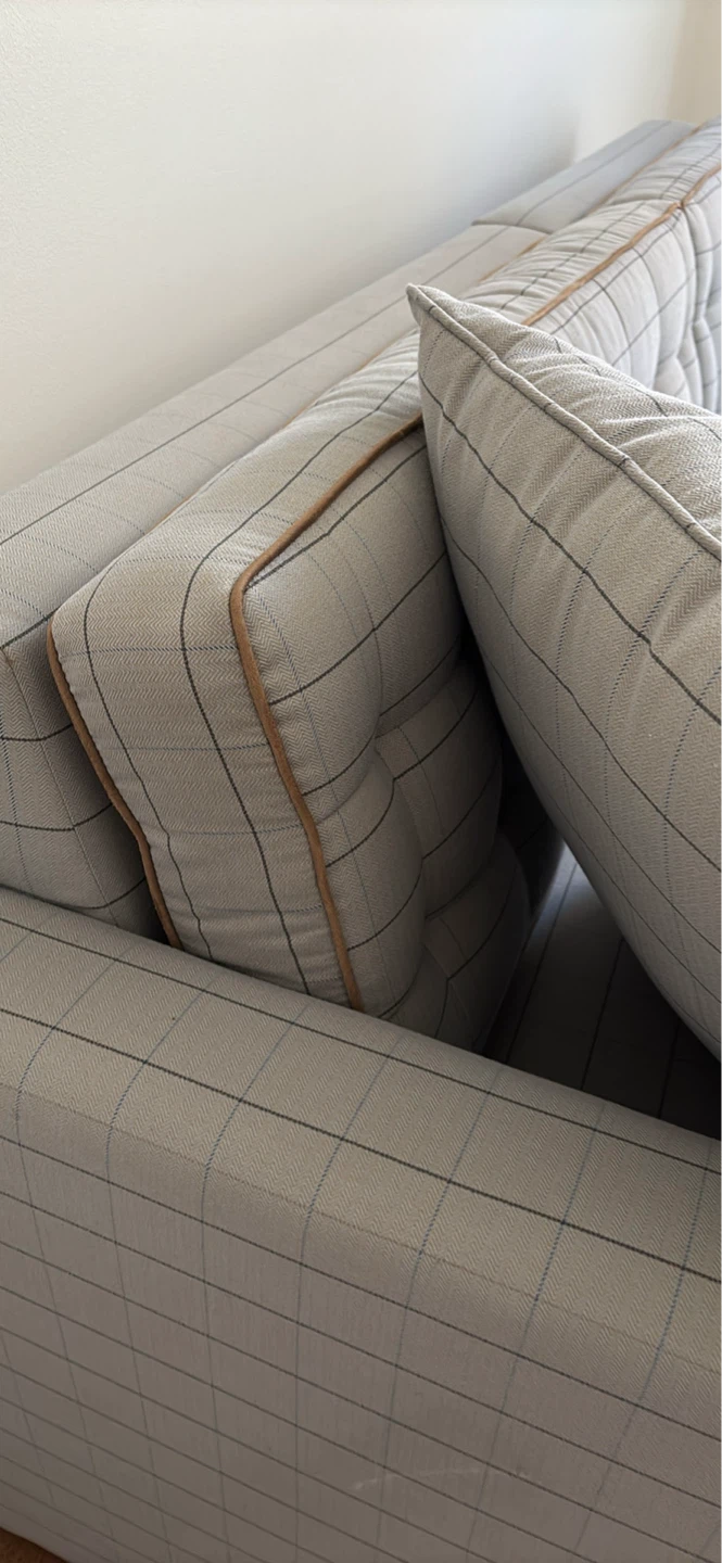 NEW MODERN TUFTED GRID PATTERN SOFA - photo 5