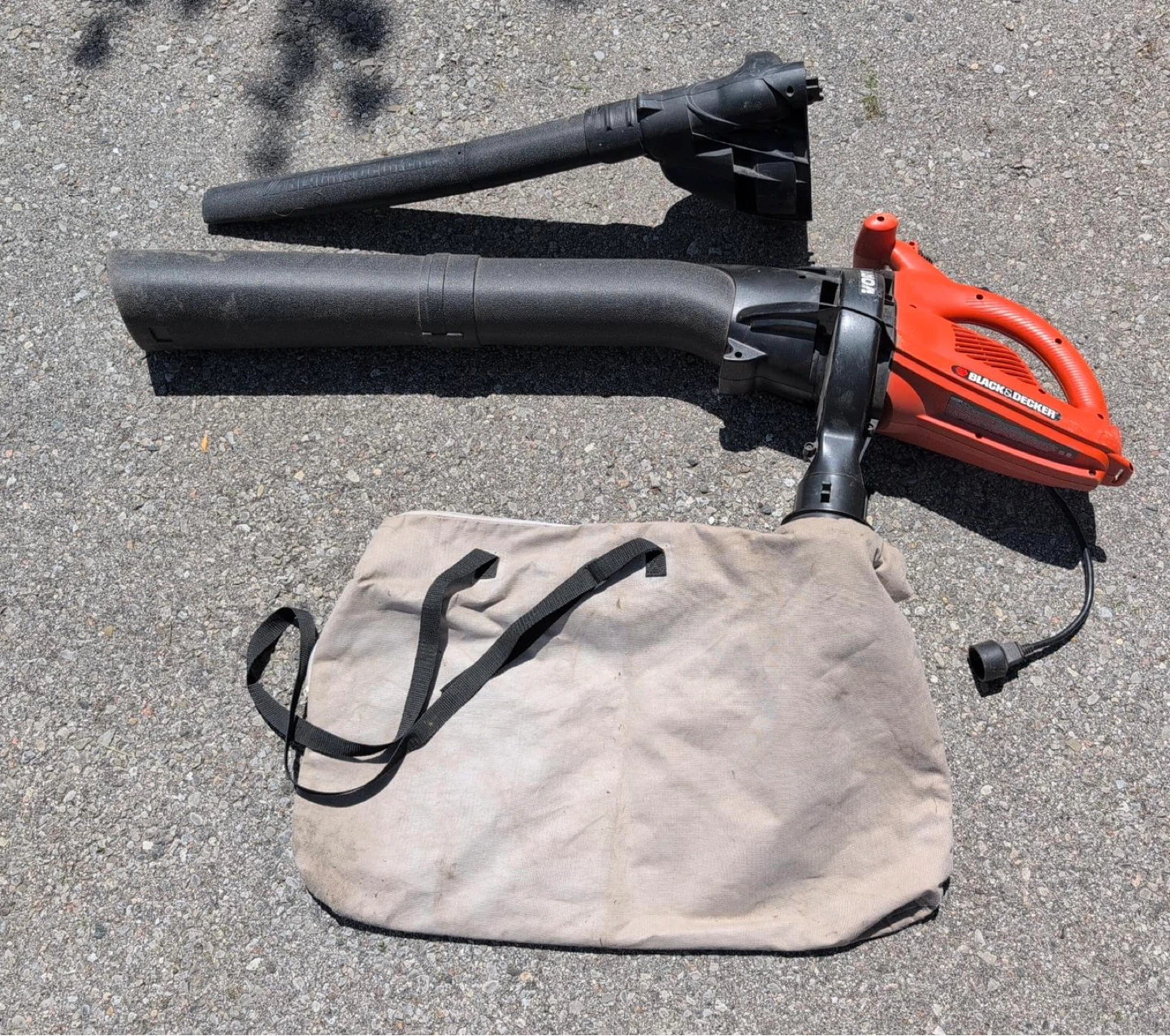 BLACK+DECKER Leaf Blower with Collection Bag