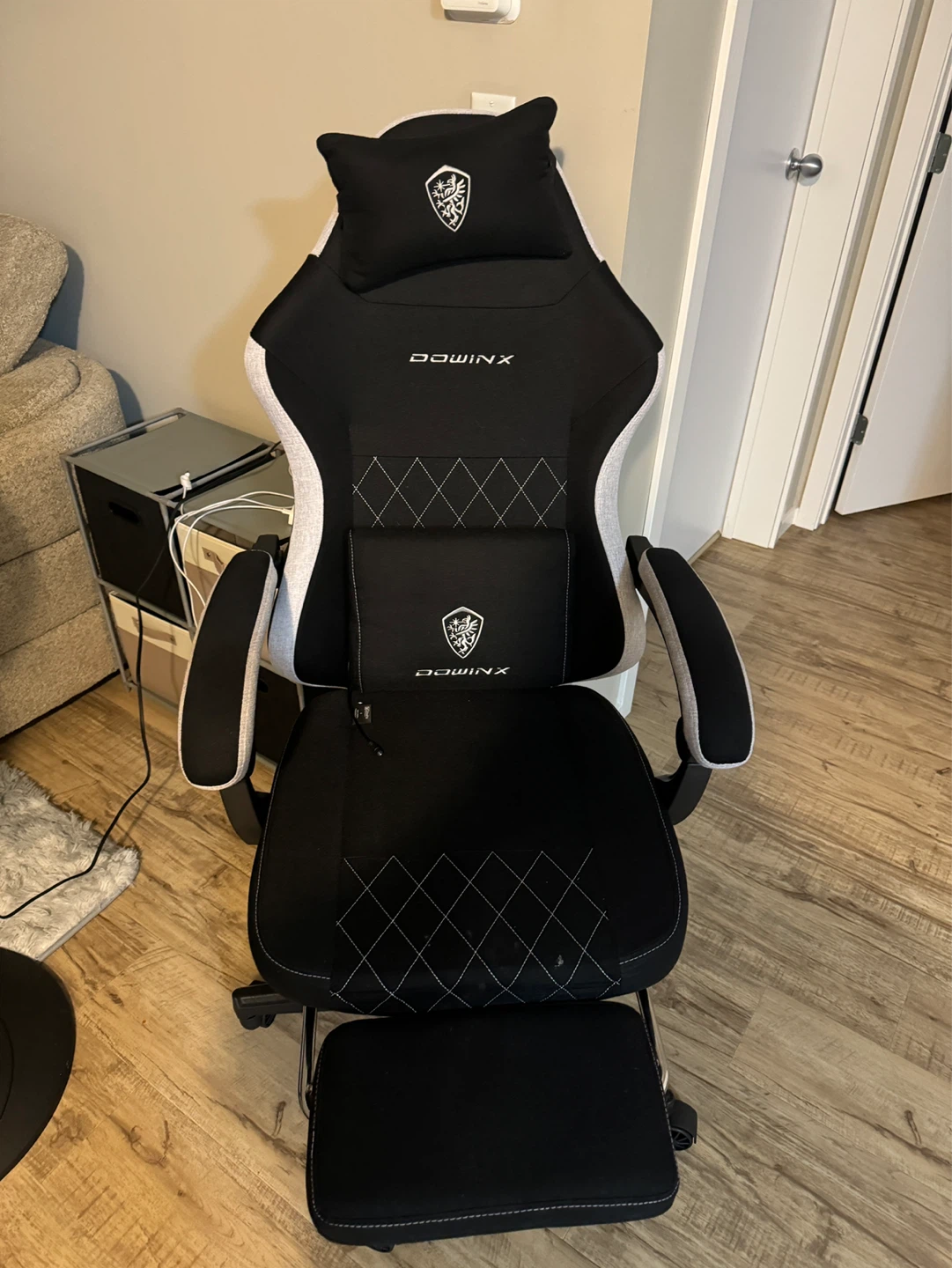 Dowinx Gaming Chair with Footrest - photo 2