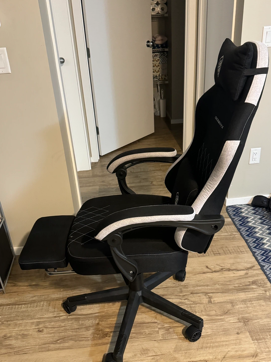 Dowinx Gaming Chair with Footrest - photo 5