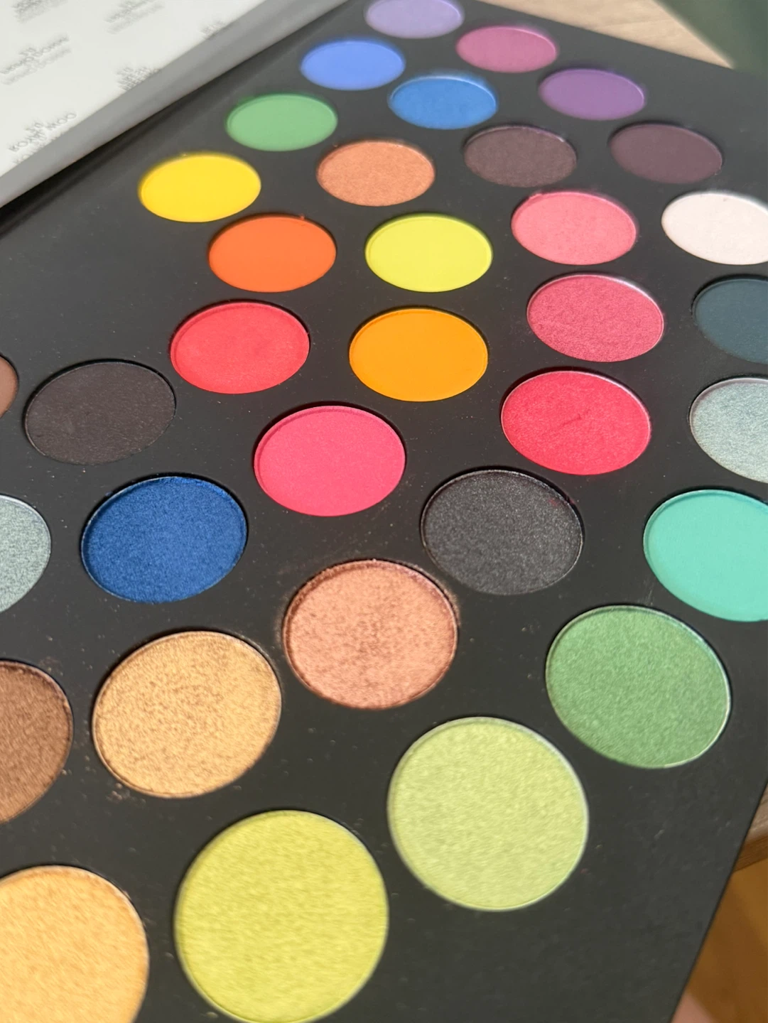 MAC 40 Shades of Pride Eye Shadow Vault - photo 3