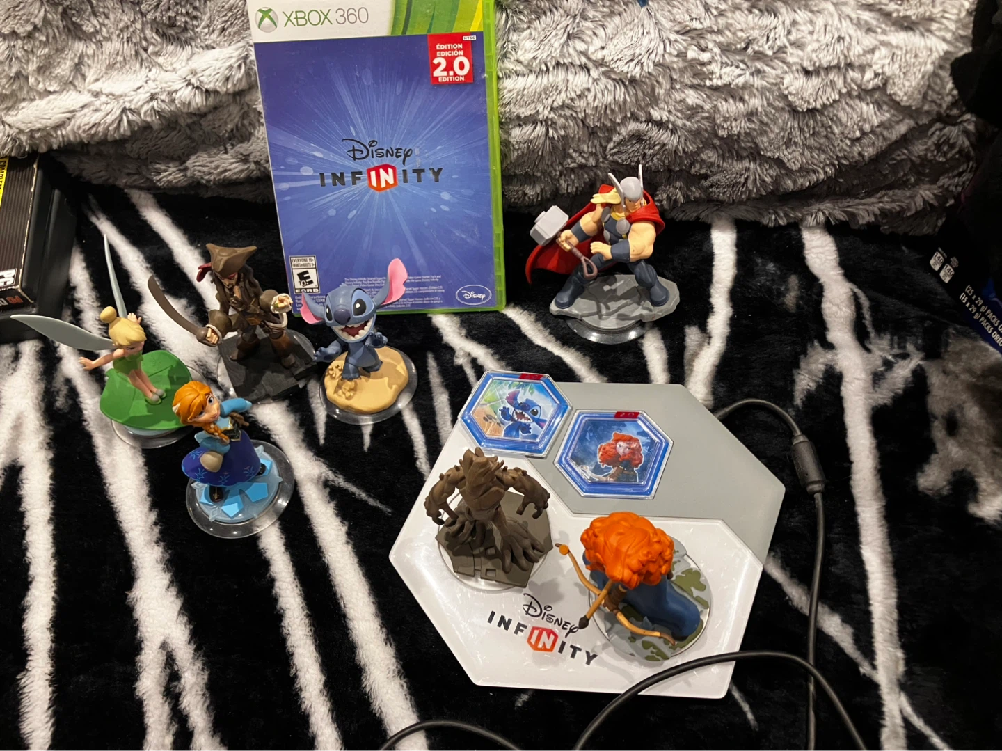 Disney Infinity 2.0 Edition XBOX 360 Game & Figures