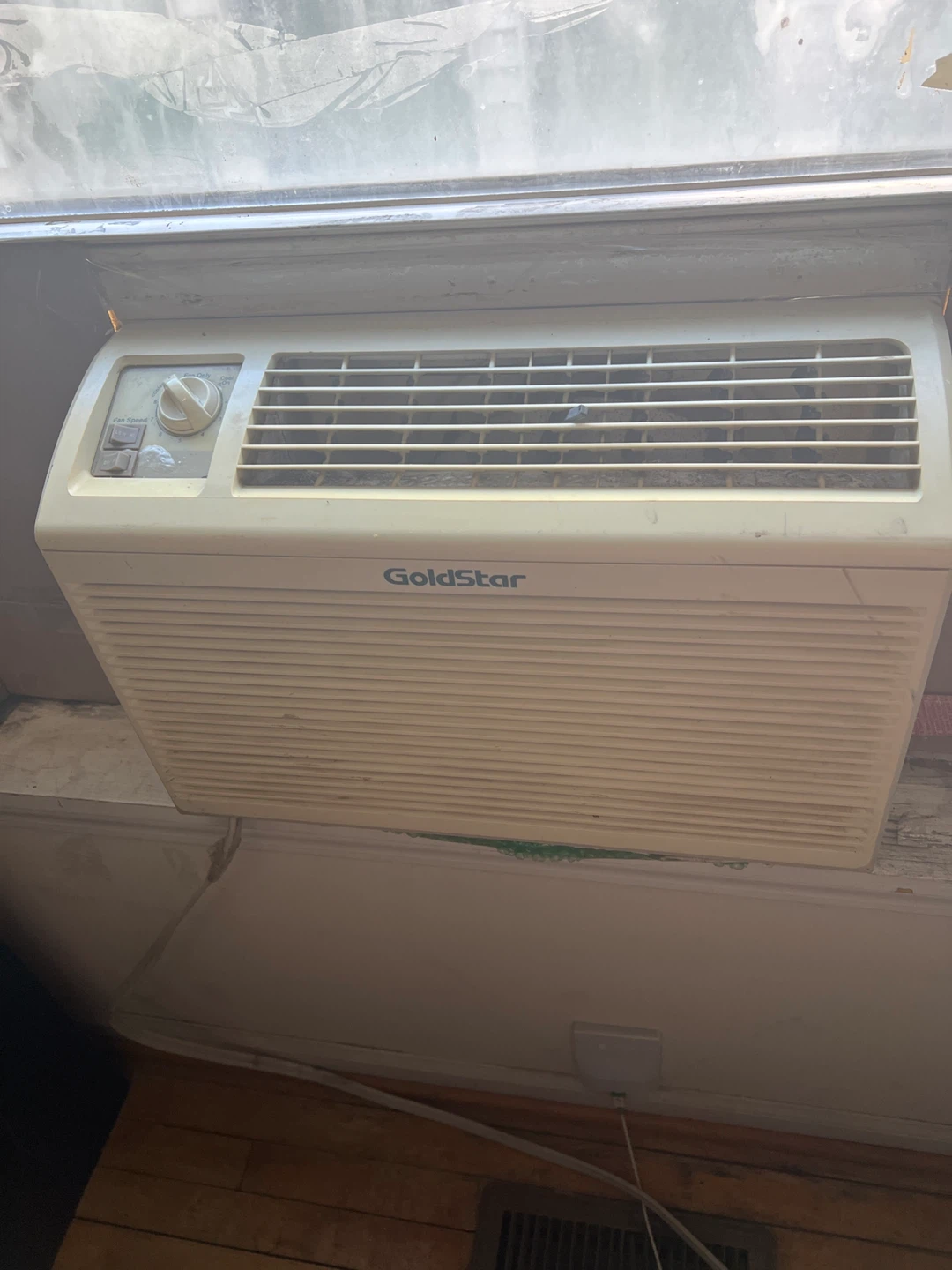 GoldStar Window Air Conditioner