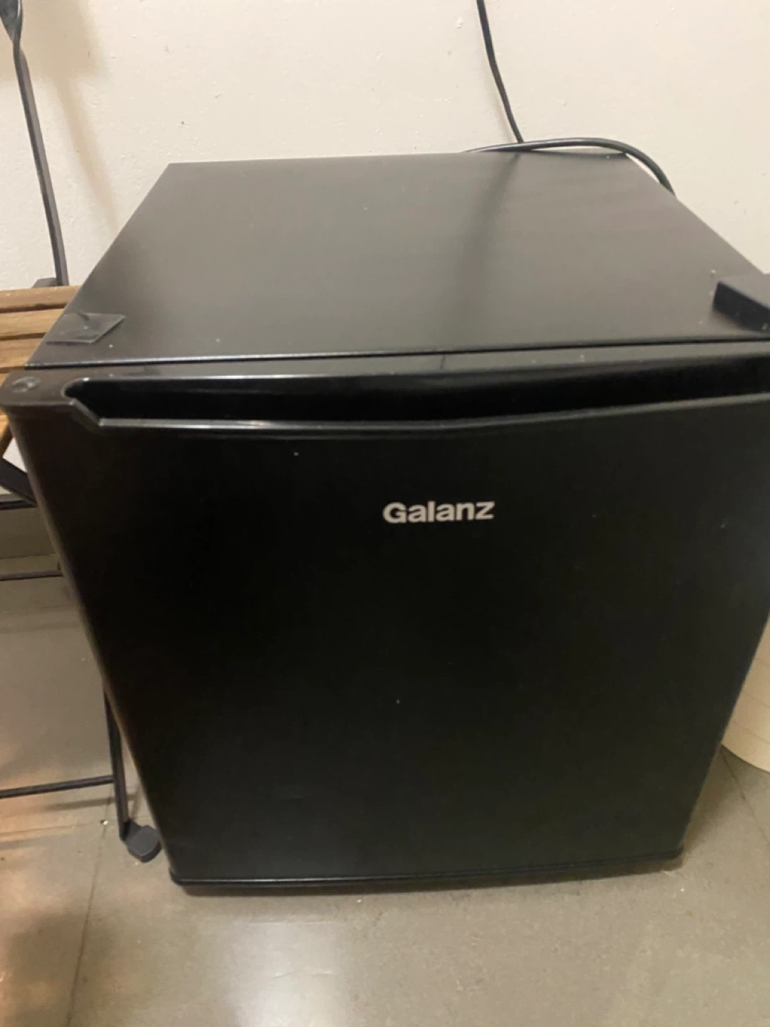Galanz Mini Fridge - photo 2