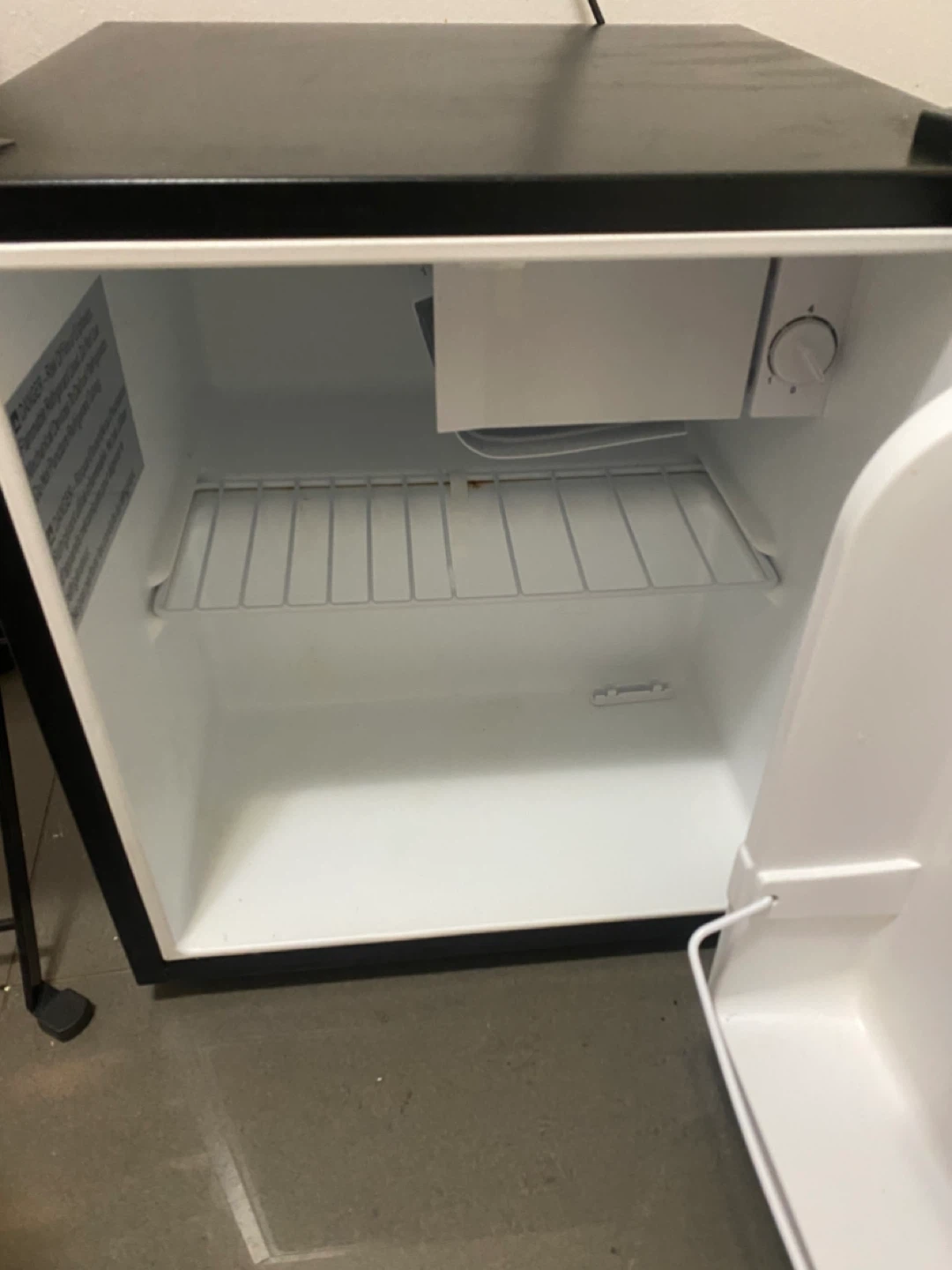 Galanz Mini Fridge - photo 3