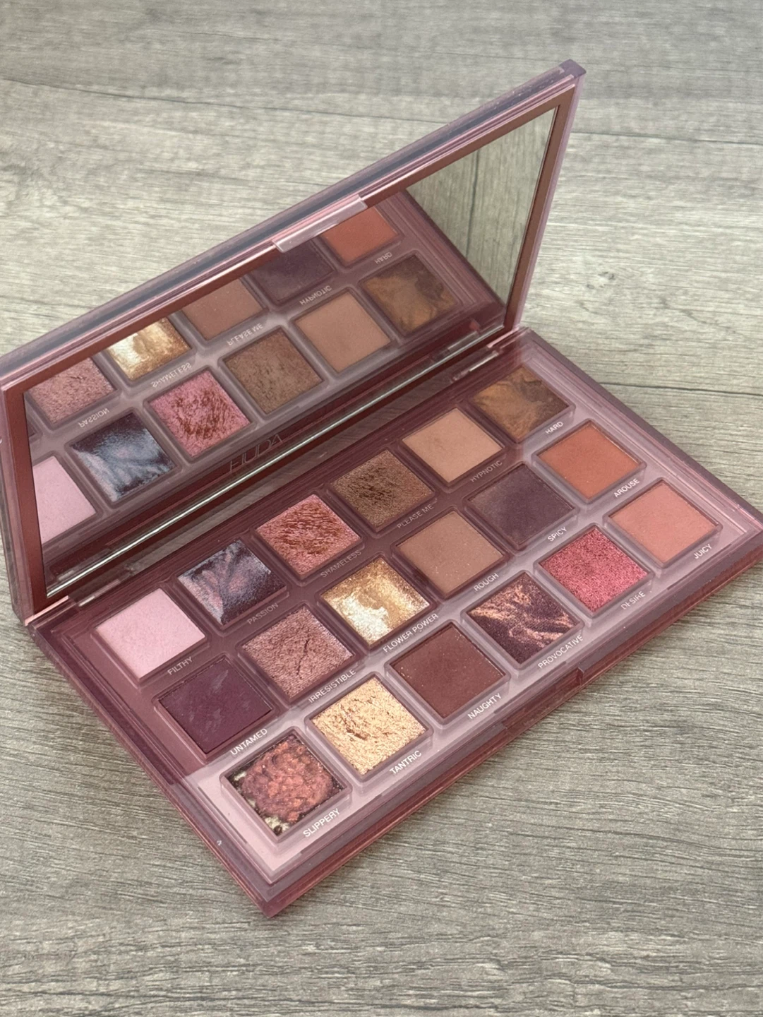 Huda Beauty Naughty Eyeshadow Palette