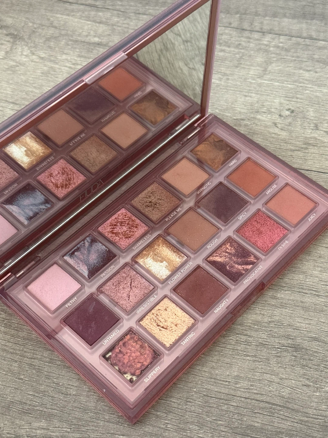 Huda Beauty Naughty Eyeshadow Palette - photo 3