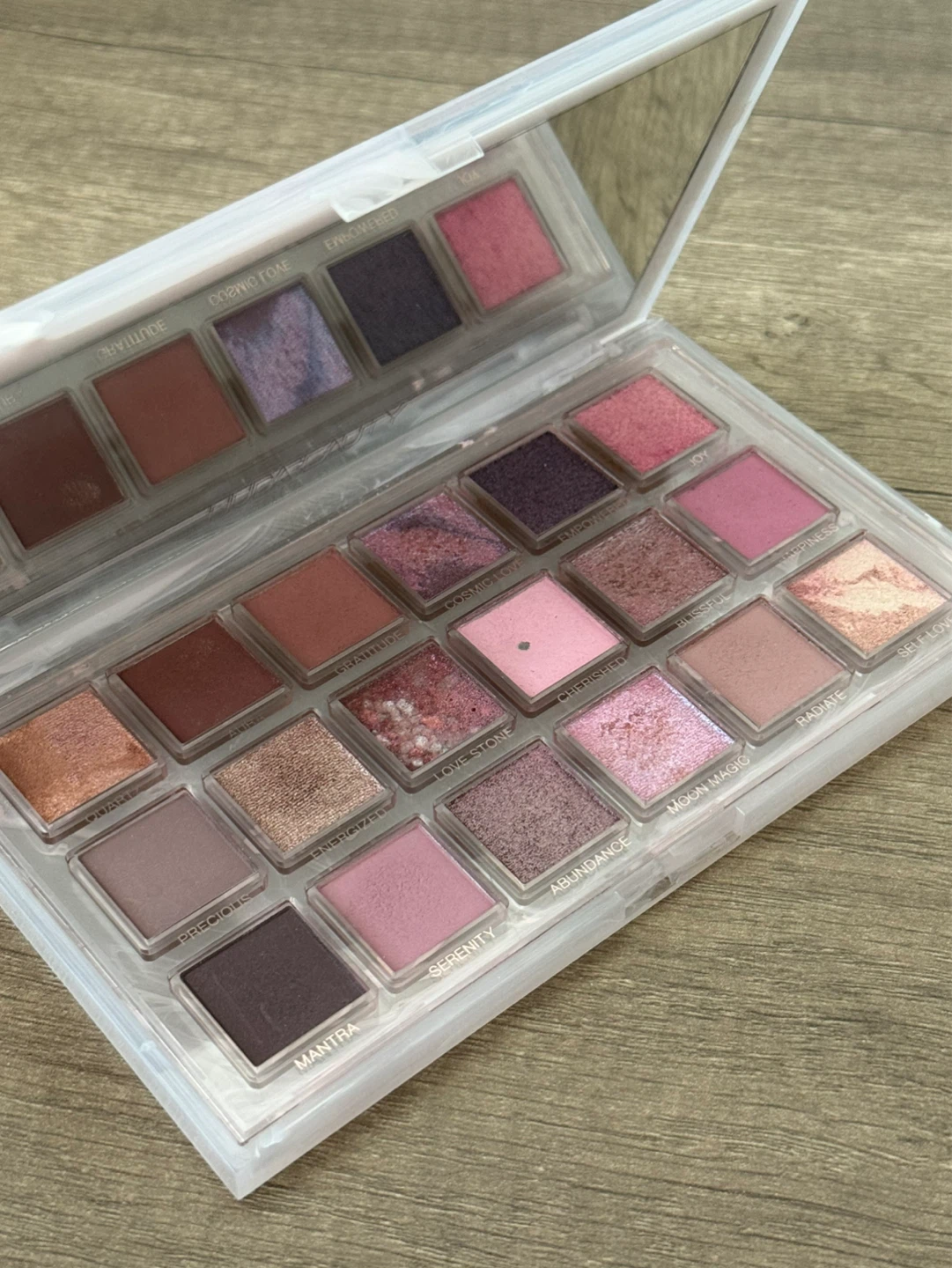 Huda Beauty Rose Quartz Eyeshadow Palette