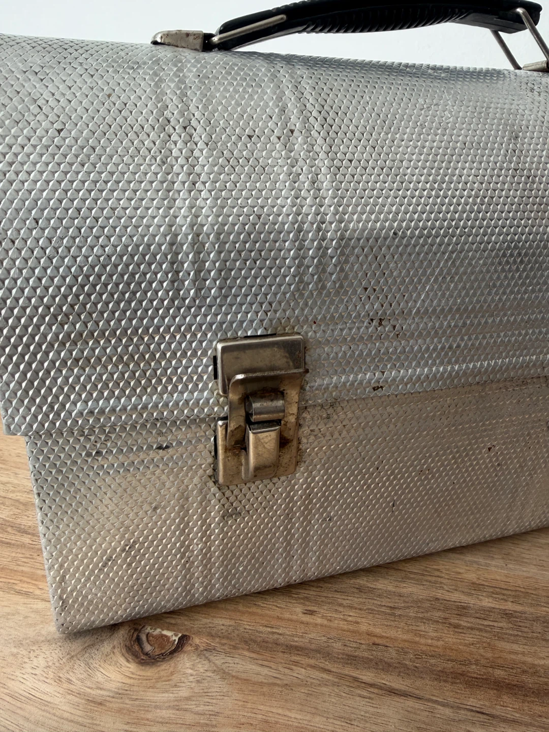 Boite a lunch et petit banc • lunch box and little stool - photo 2