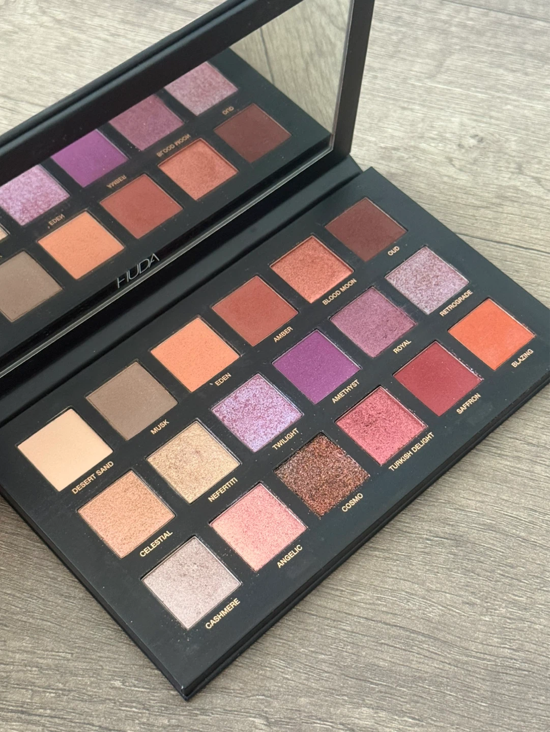 Huda Beauty Desert Dusk Eyeshadow Palette
