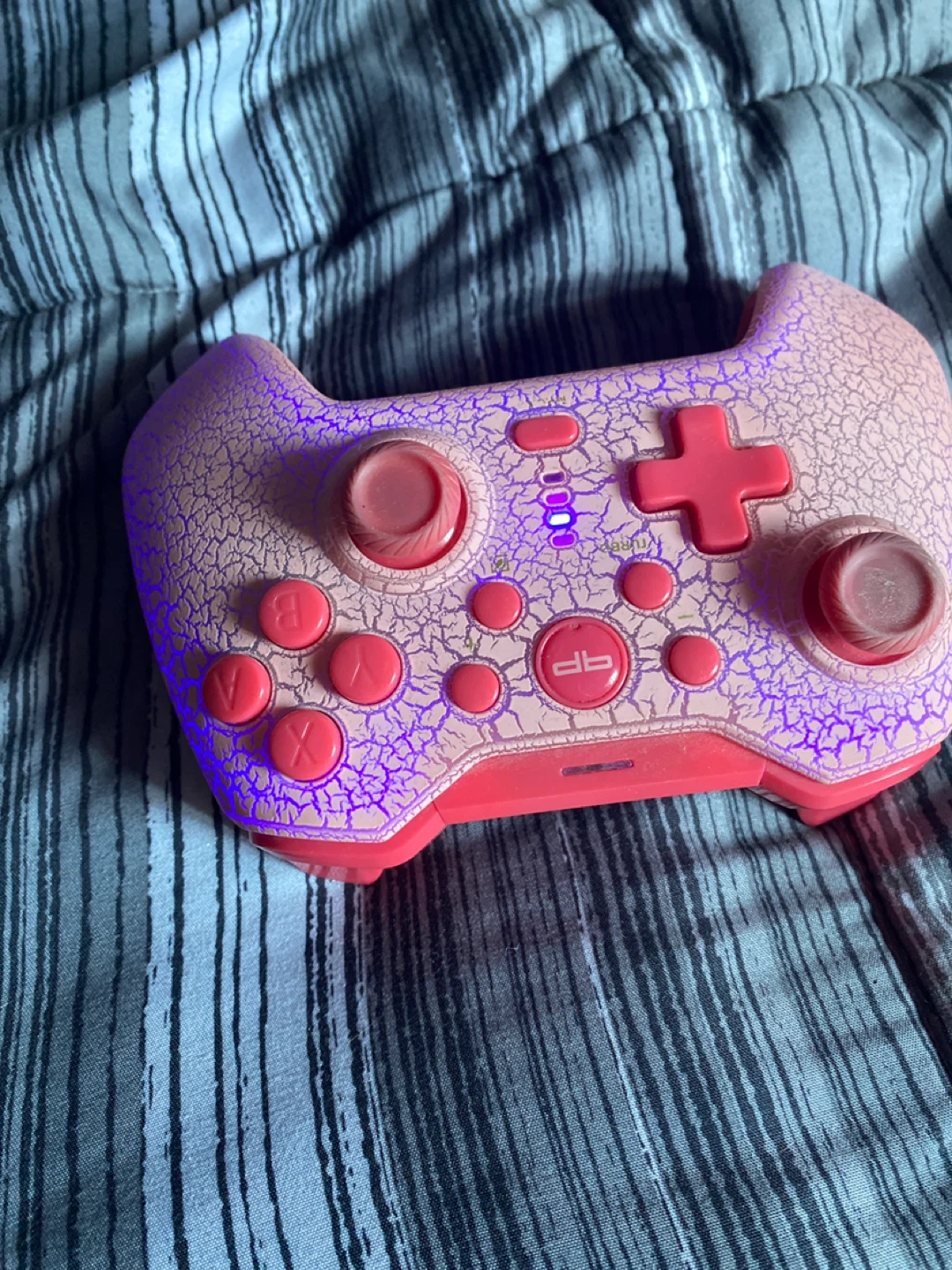 Pink Cracked Texture Wireless Game Controller - photo 2
