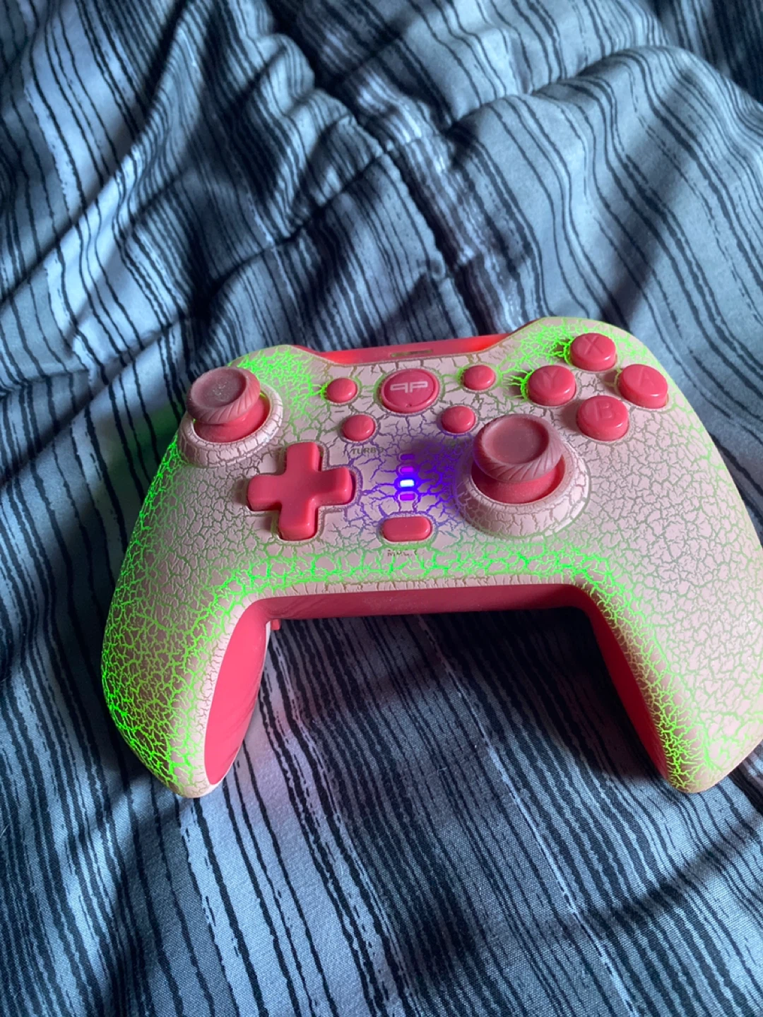 Pink Cracked Texture Wireless Game Controller