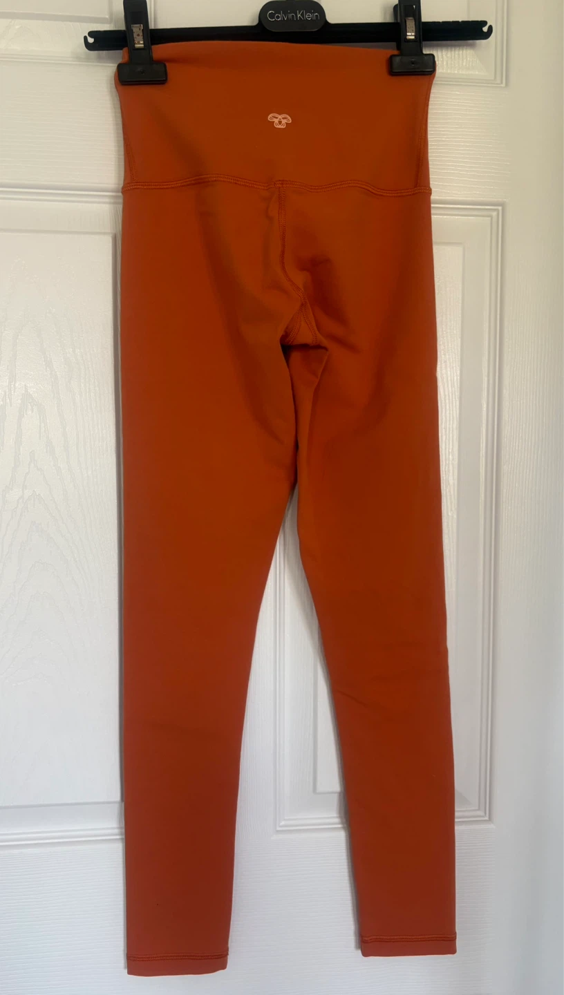 TnAction Orange Leggings