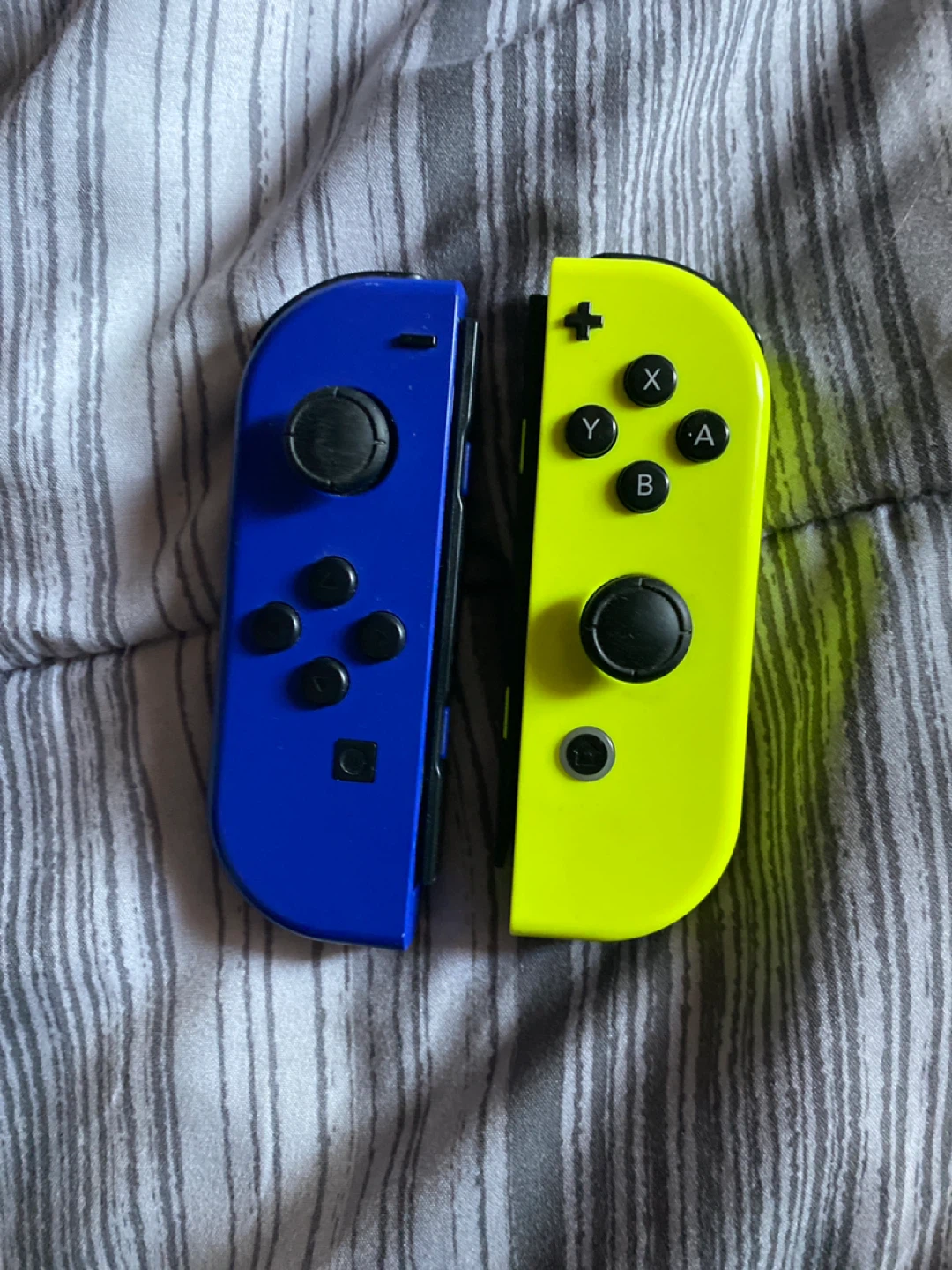 Nintendo Switch Joy-Con Controllers (Blue & Yellow)