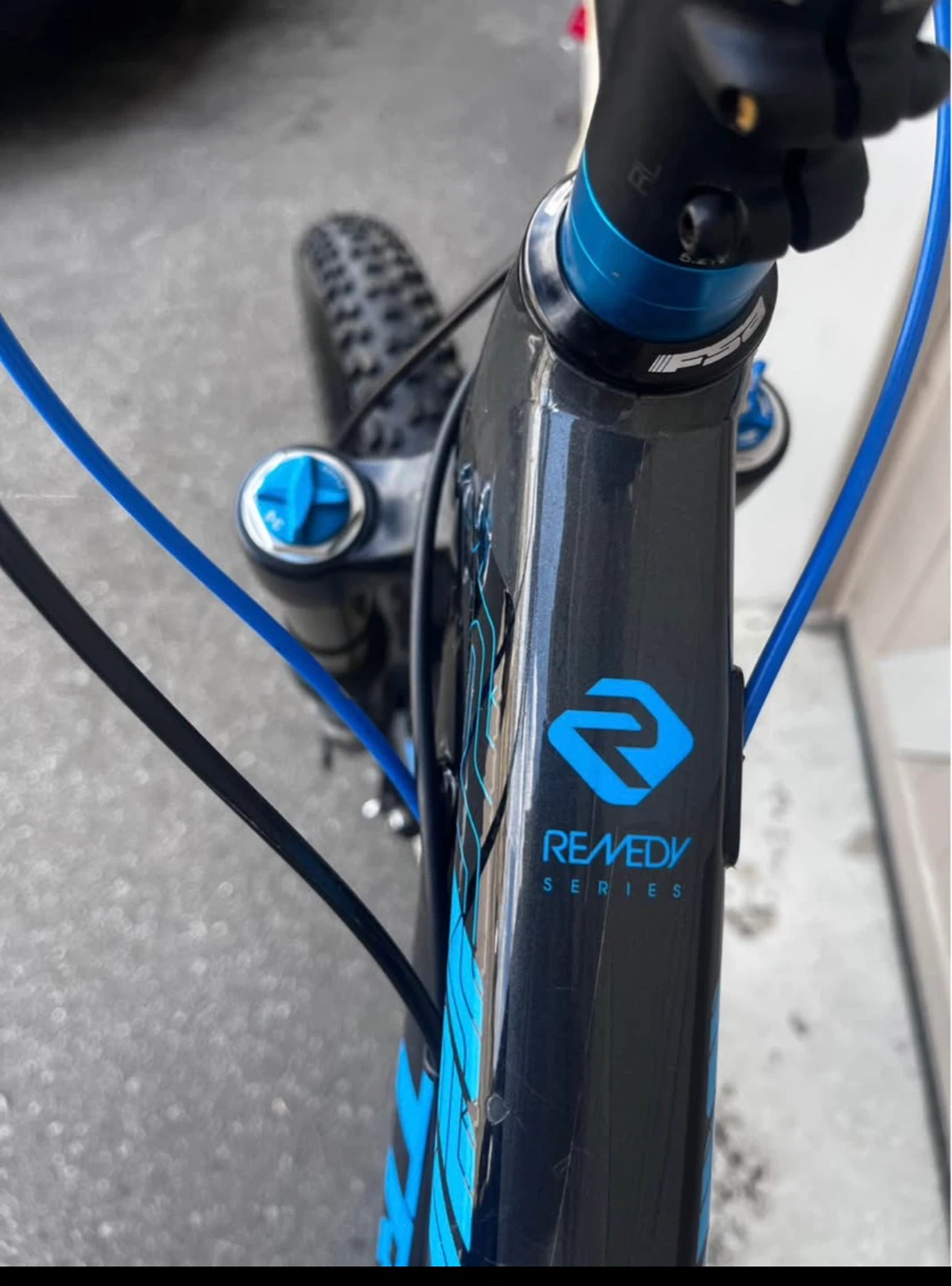 Trek Remedy Series Full Suspension Mountain Bike - photo 2