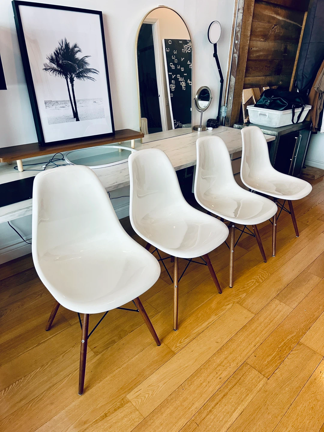 4 WHITE GLOSS FIBREGLASS EAMES CHAIRS DINING DESK SIDE OFFICE
