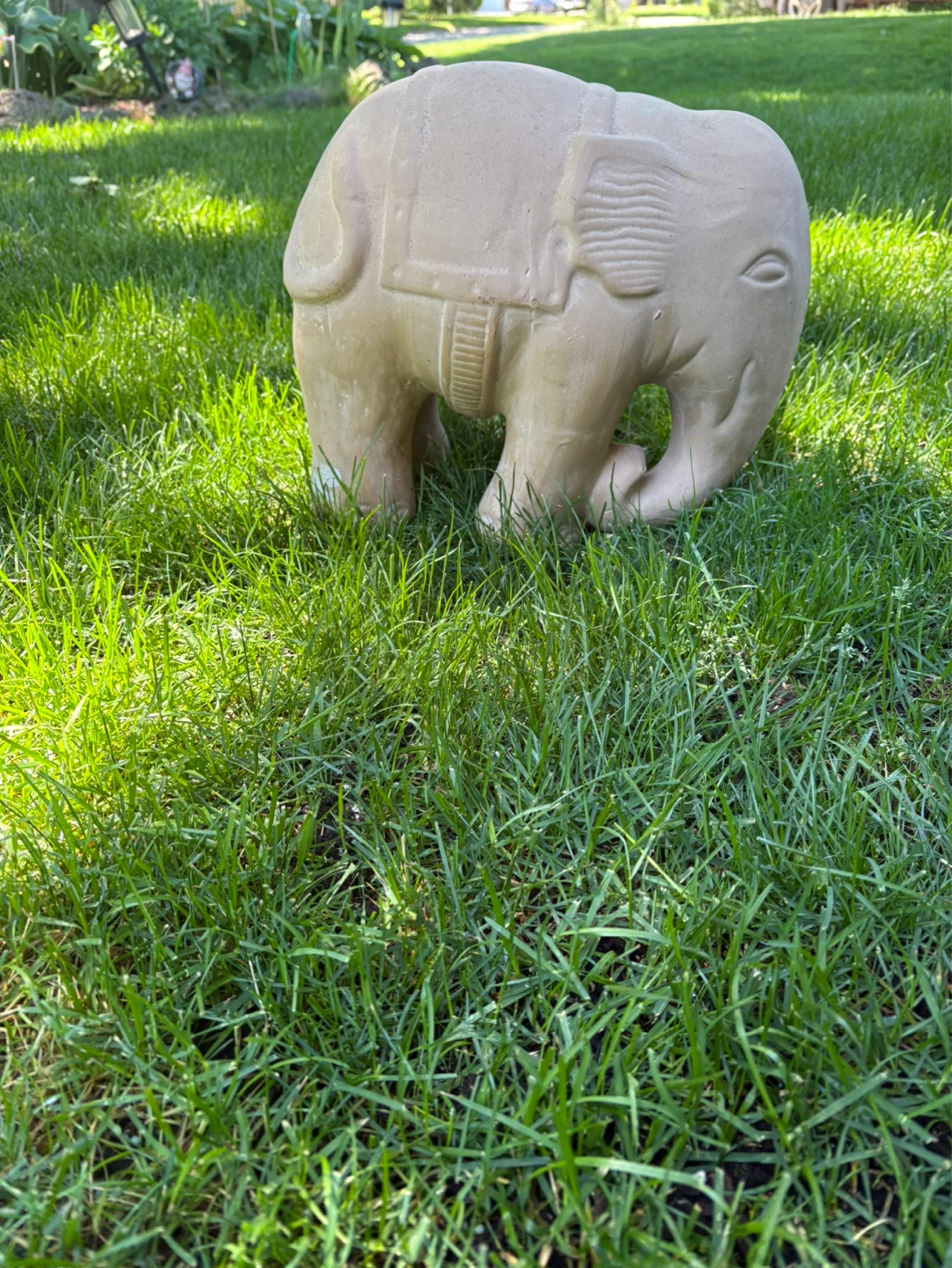 Elephant Garden Statue - photo 2