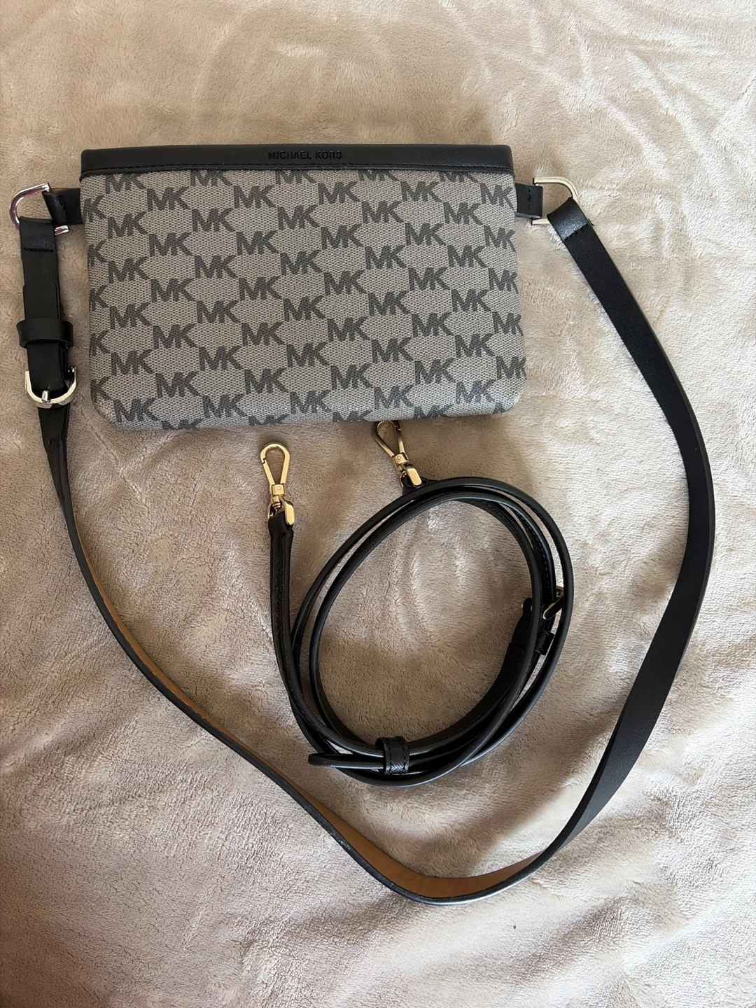 Michael Kors MK Signature Belt Bag