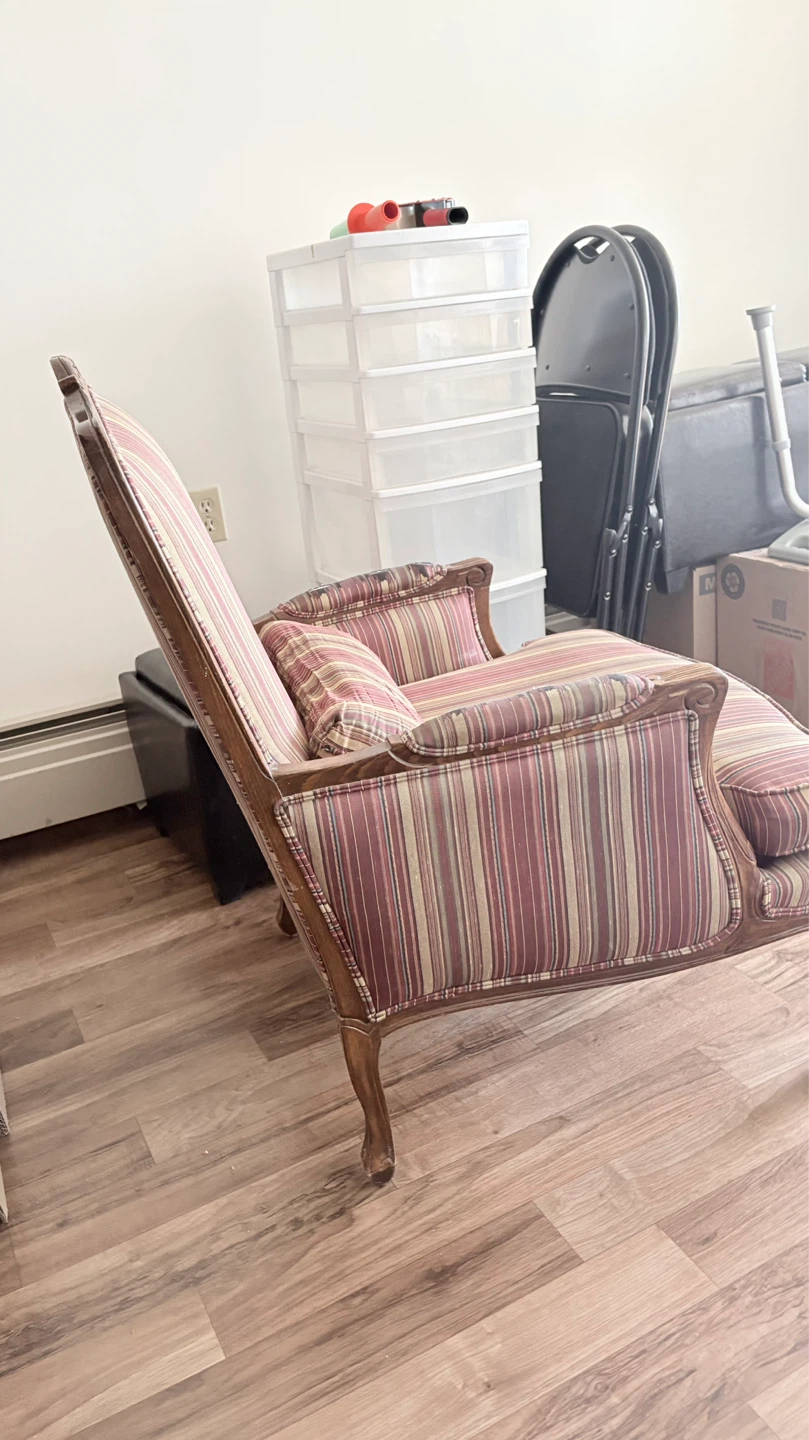 Vintage Striped Accent Chair with Small Pillow - photo 3