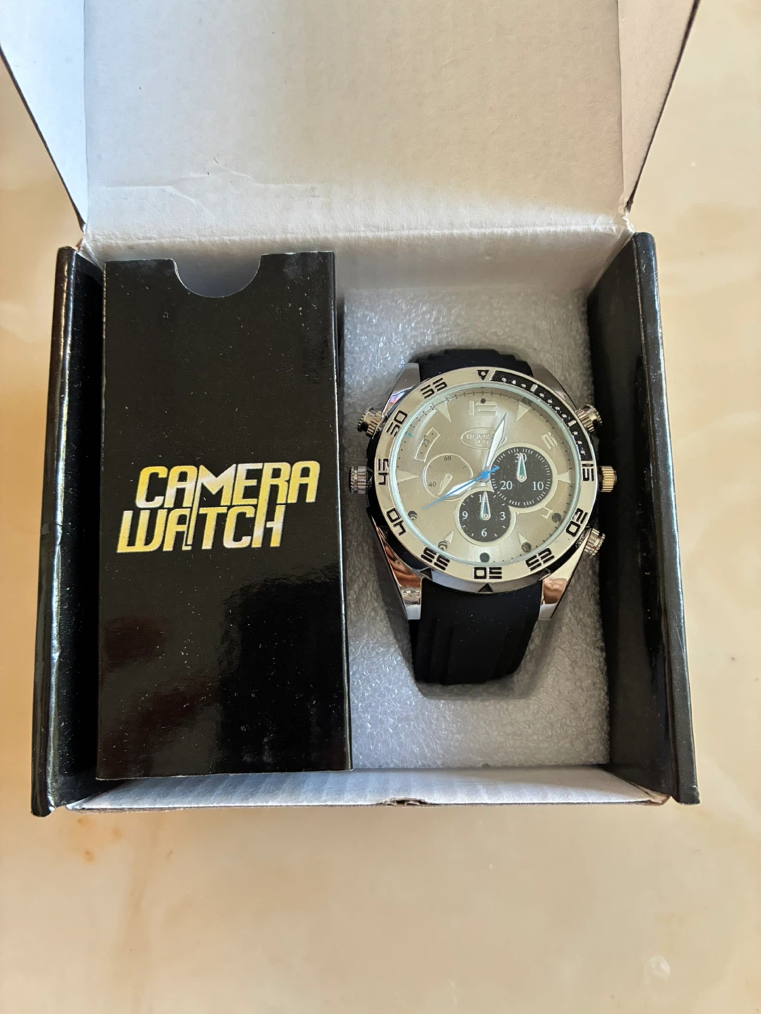 Camera watch records HD quality video and clear audio - photo 2