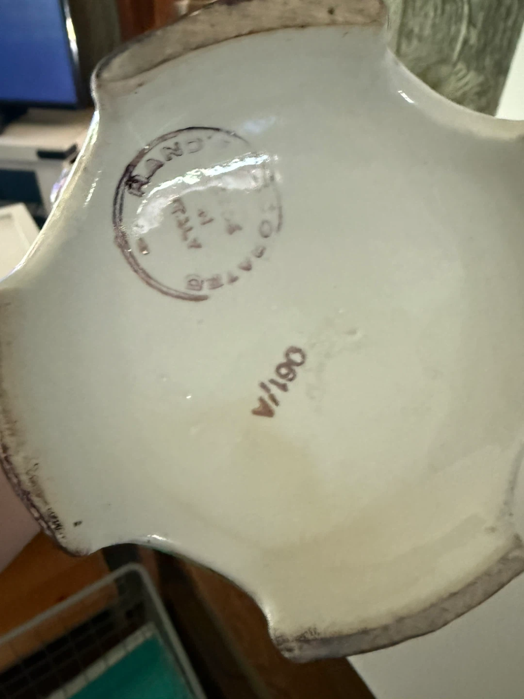 Vintage cherub vase - photo 3